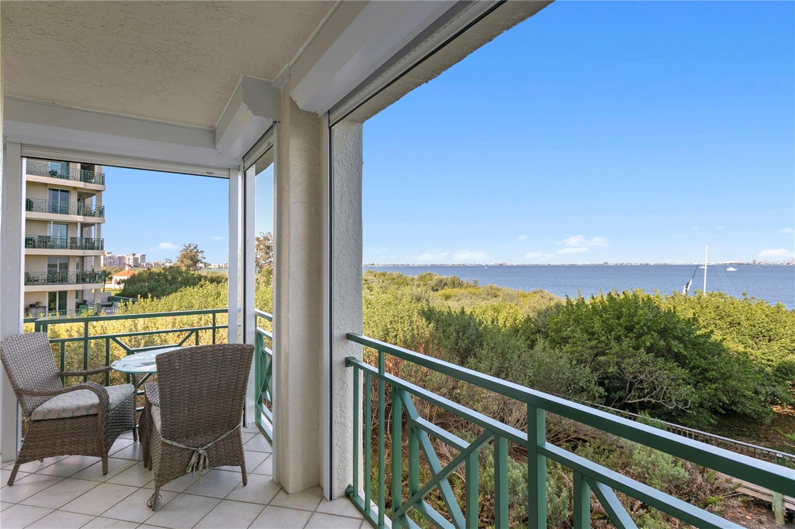 Image 13 of 83 For 4717 Dolphin Cay Lane S 202