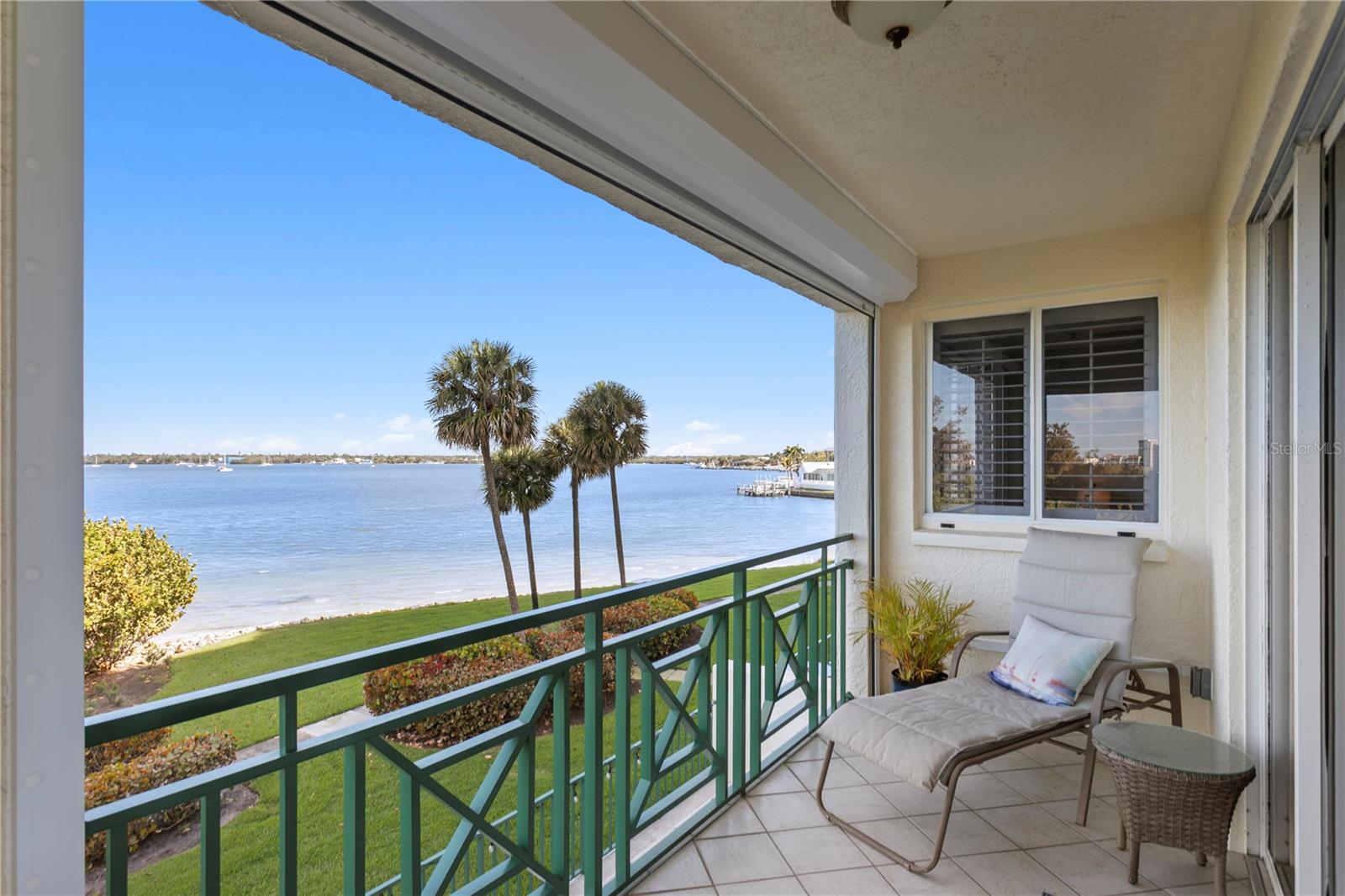 Image 15 of 83 For 4717 Dolphin Cay Lane S 202