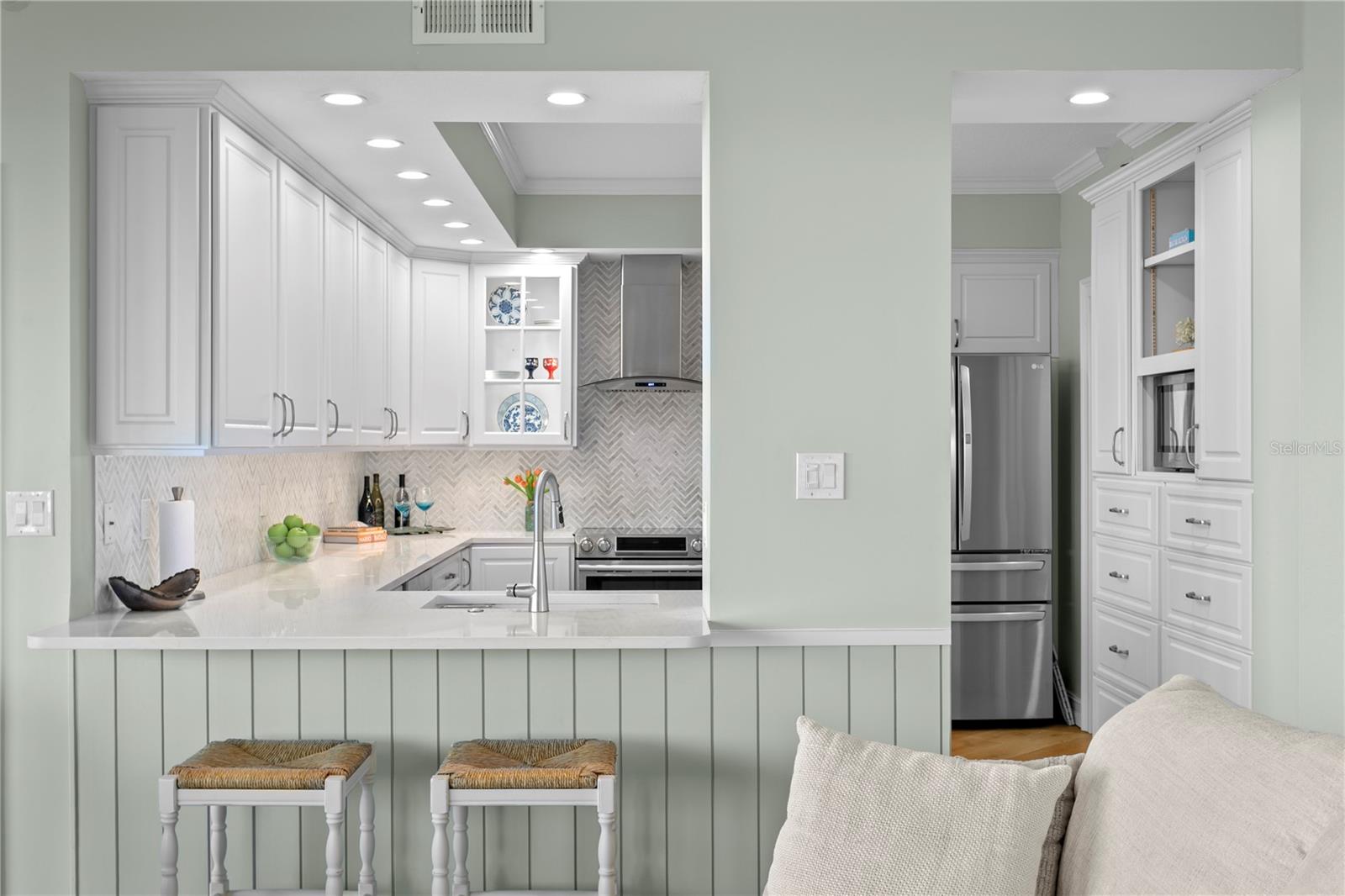 Image 22 of 83 For 4717 Dolphin Cay Lane S 202