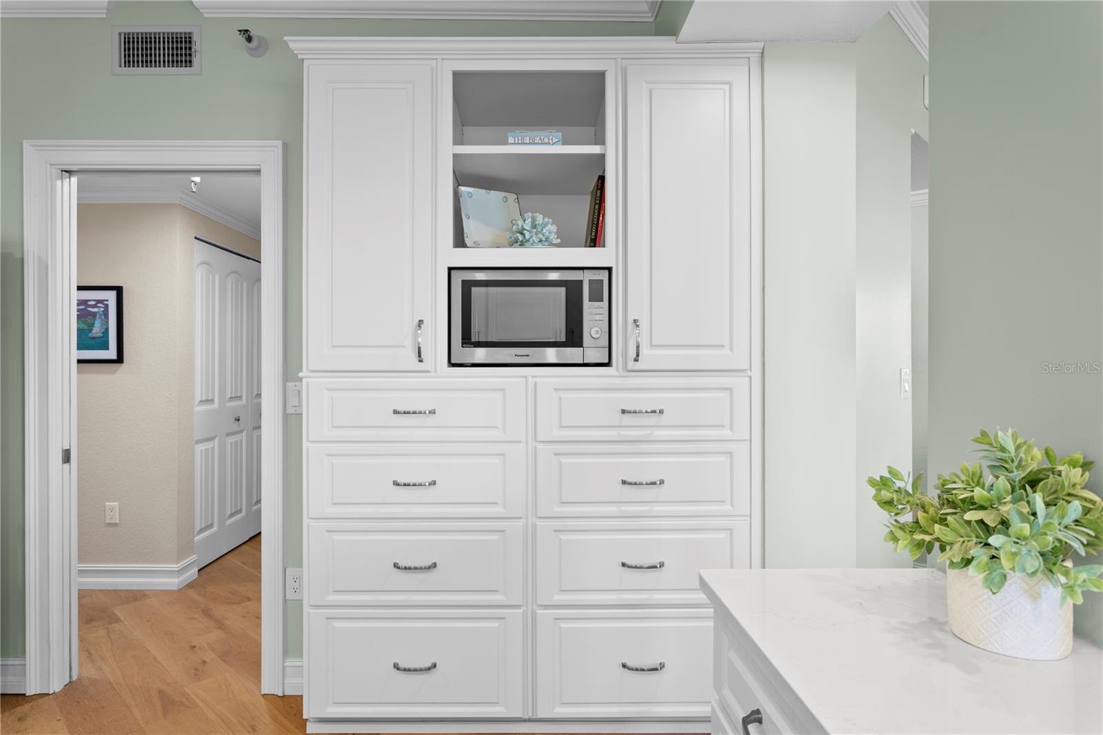 Image 26 of 83 For 4717 Dolphin Cay Lane S 202