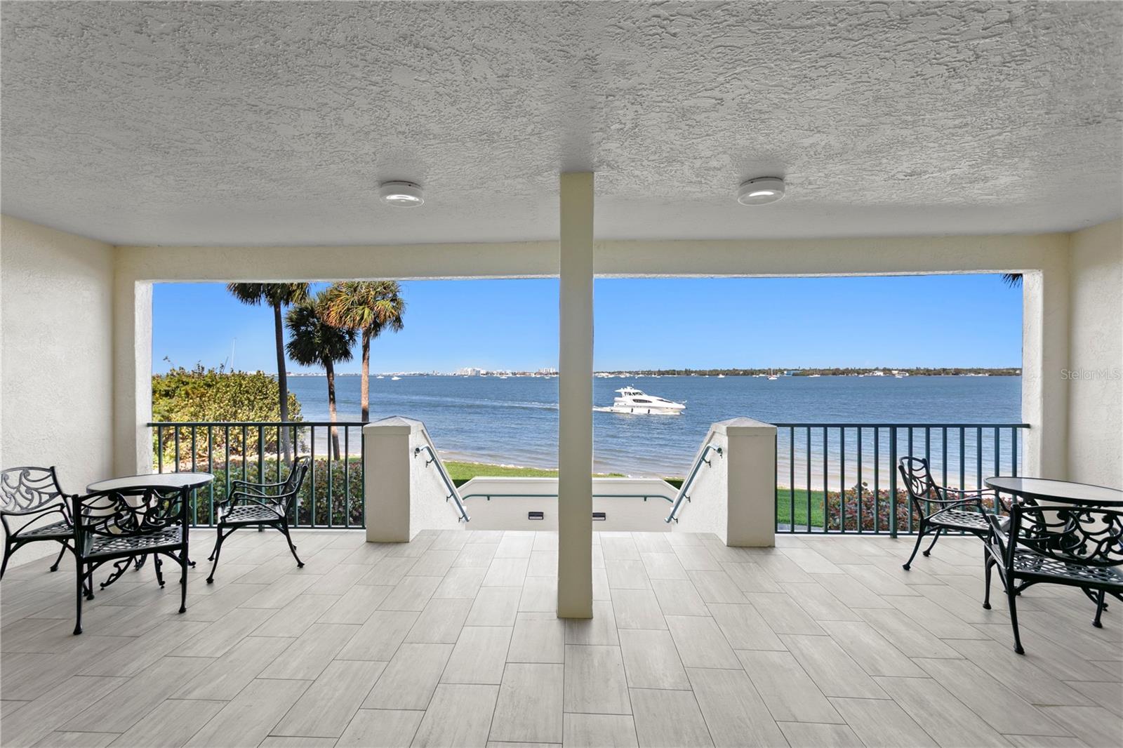 Image 42 of 83 For 4717 Dolphin Cay Lane S 202