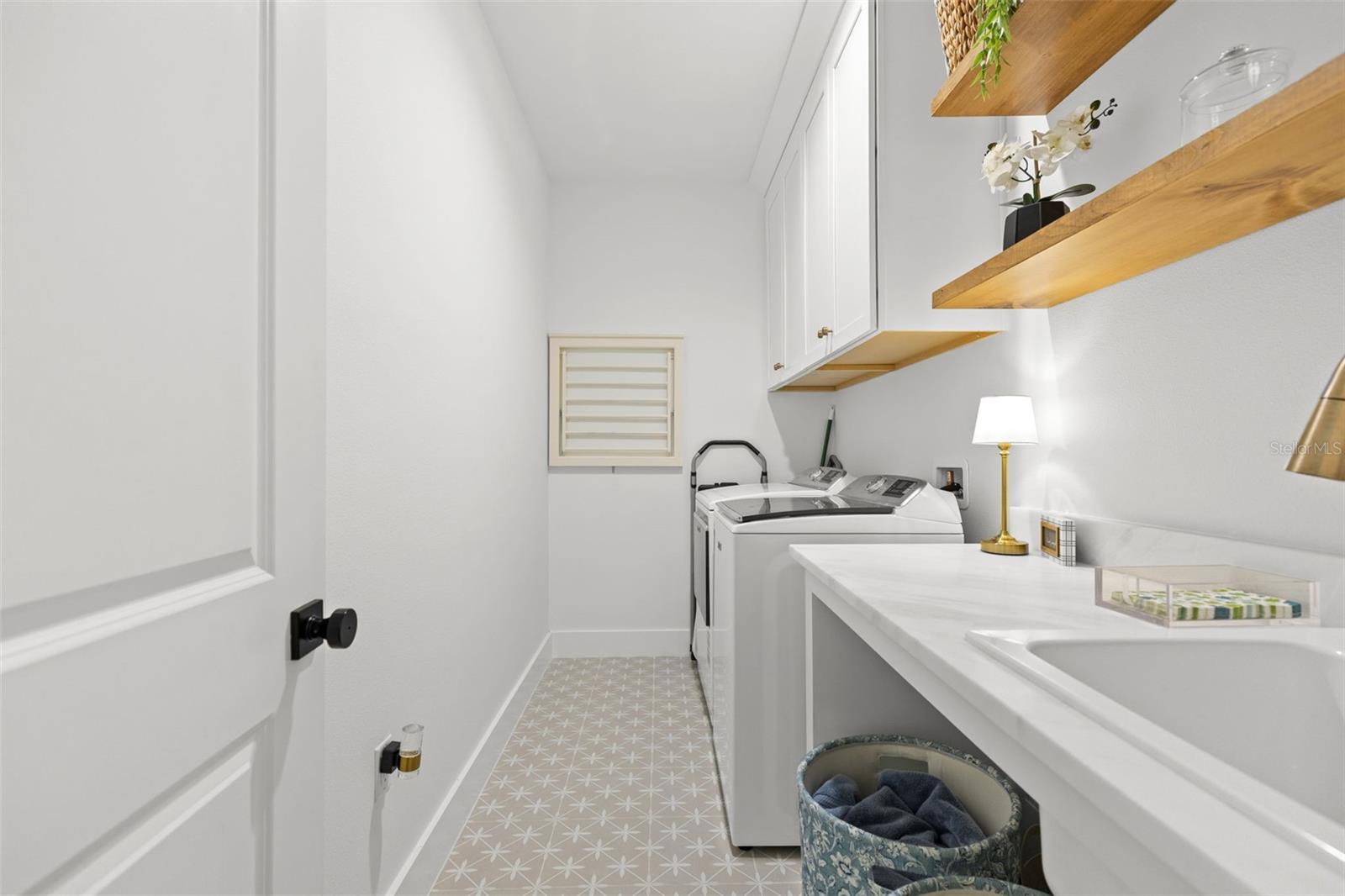 Image 36 of 74 For 2905 Leila Avenue