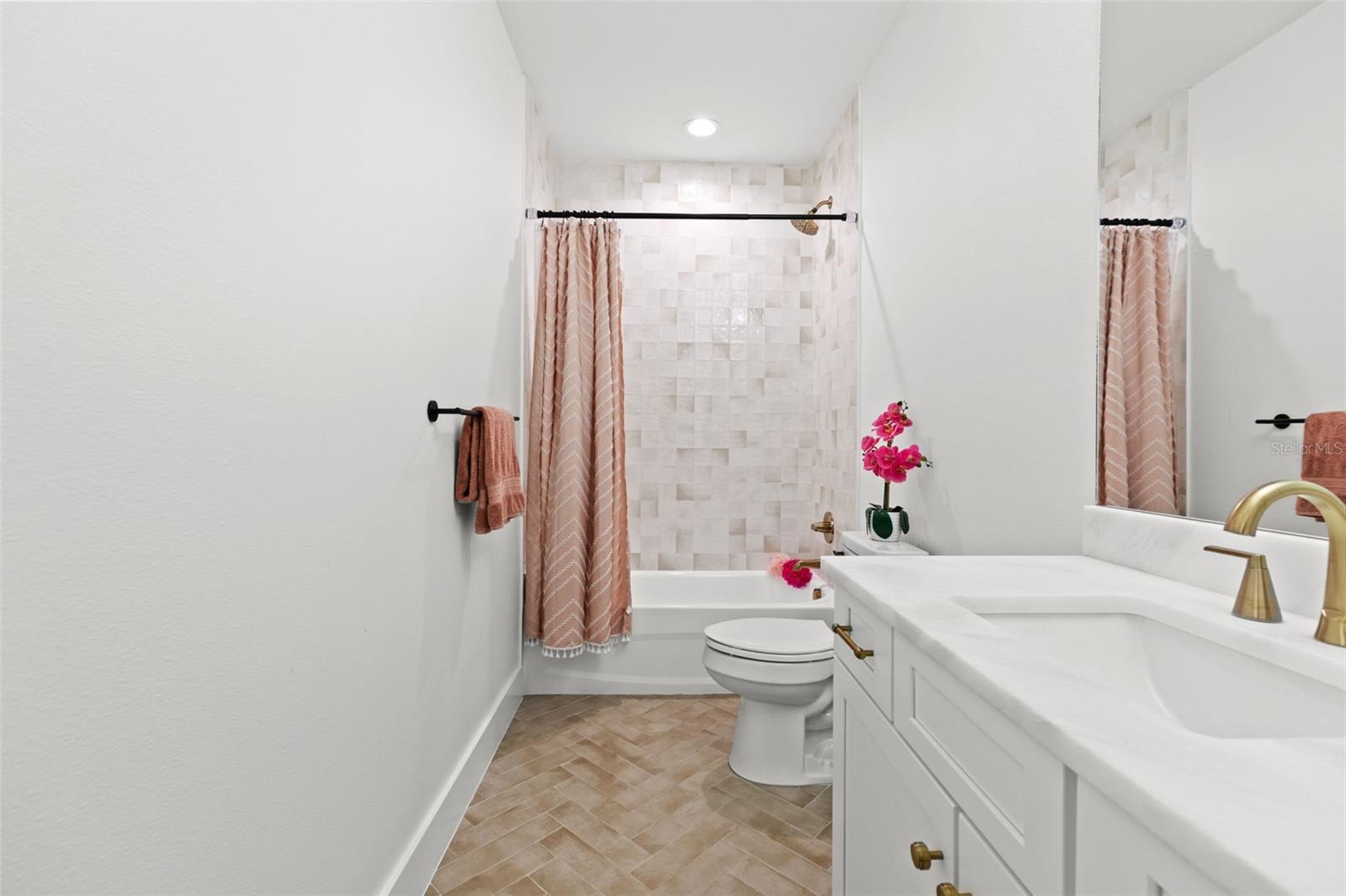 Image 41 of 74 For 2905 Leila Avenue