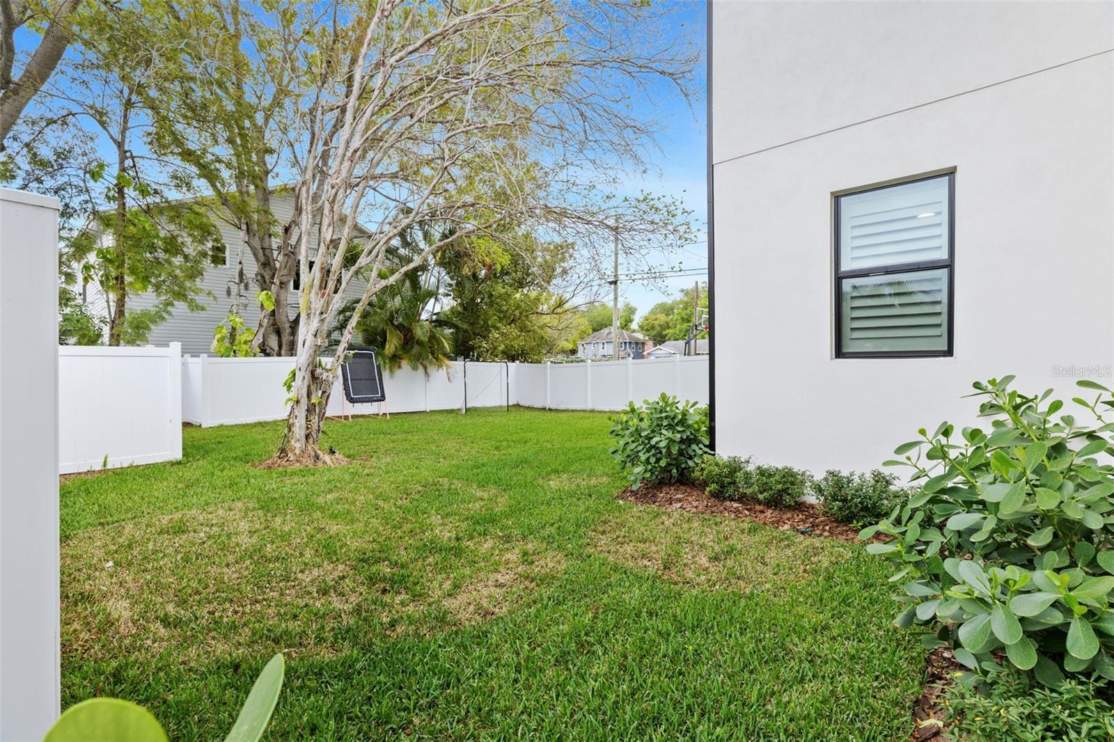 Image 63 of 74 For 2905 Leila Avenue