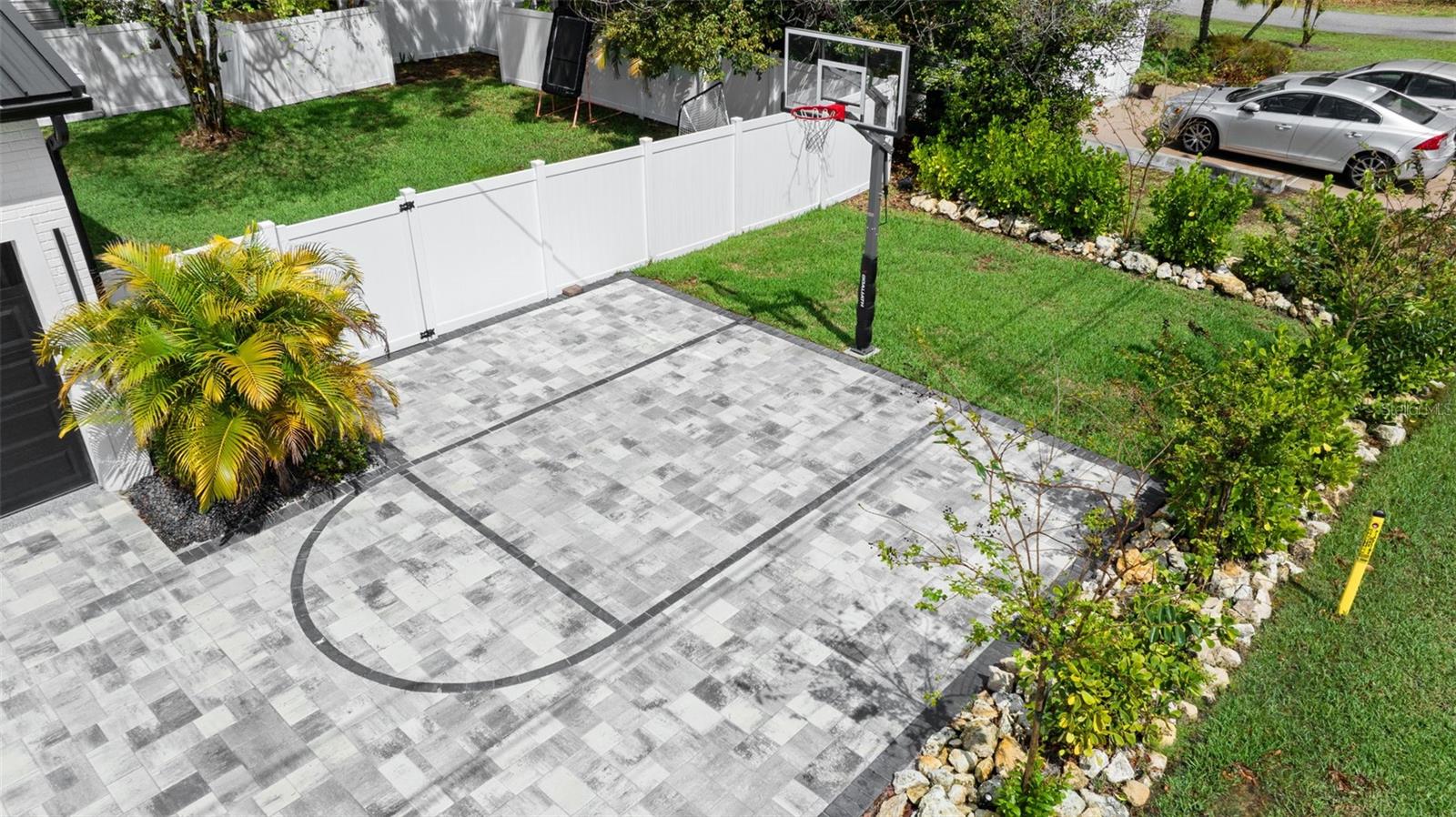 Image 71 of 74 For 2905 Leila Avenue