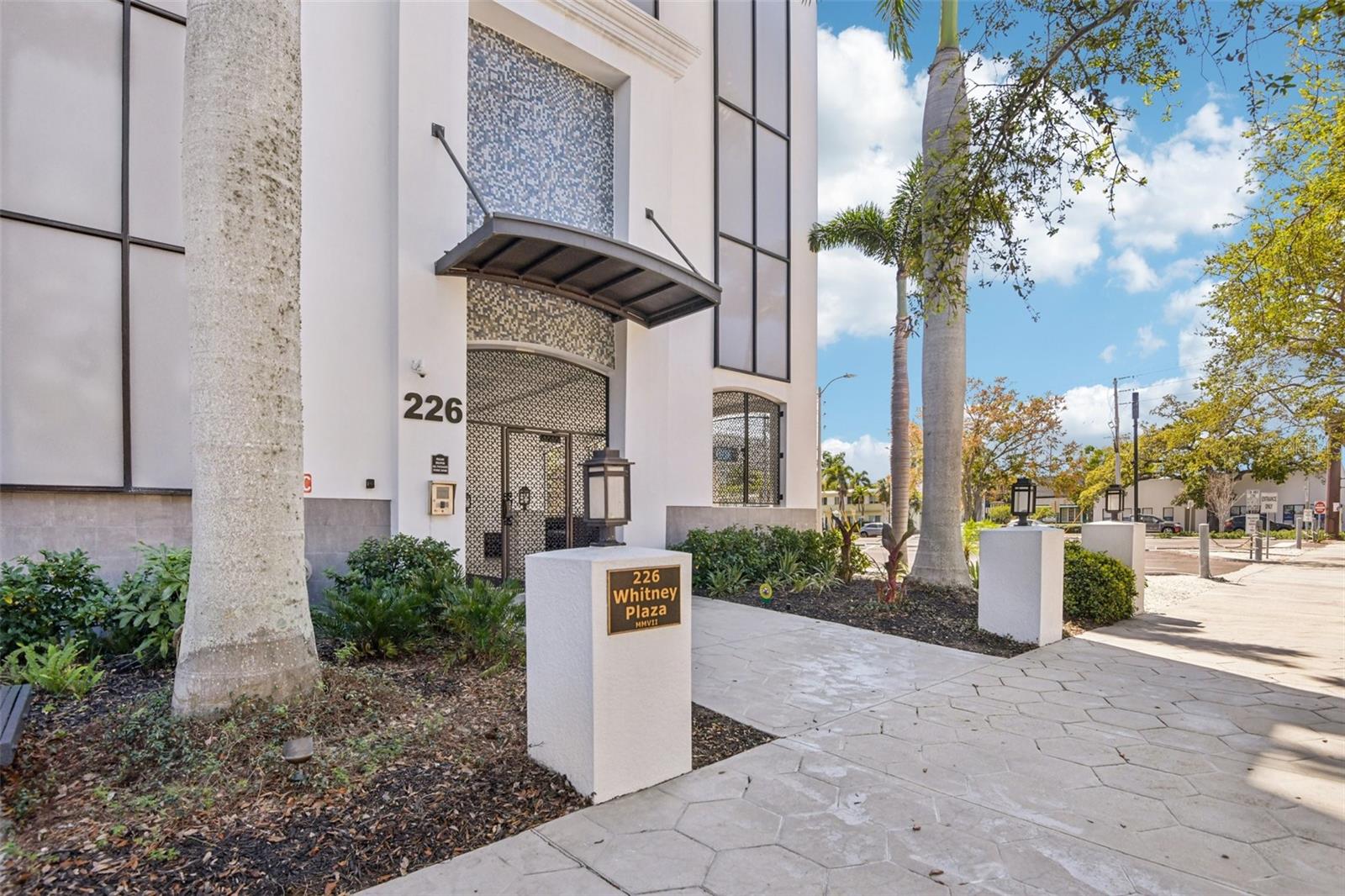 Image 3 of 44 For 226 5th Avenue N 801