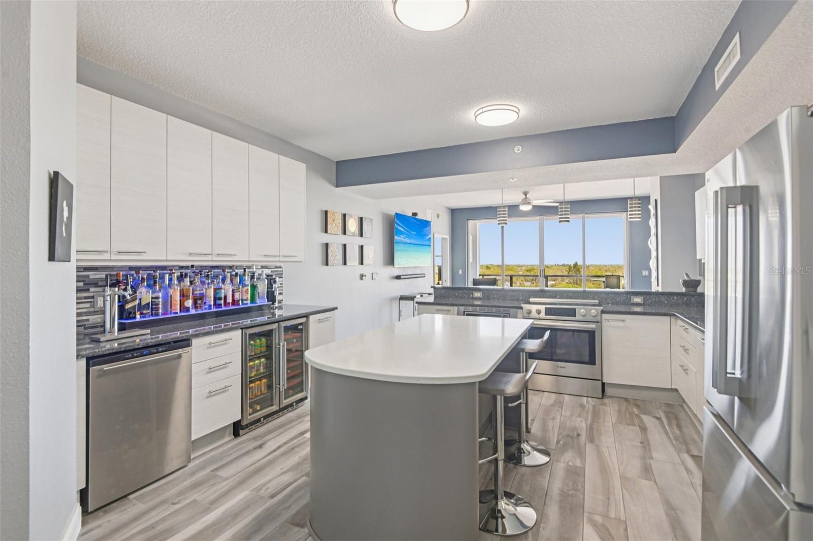 Image 4 of 44 For 226 5th Avenue N 801