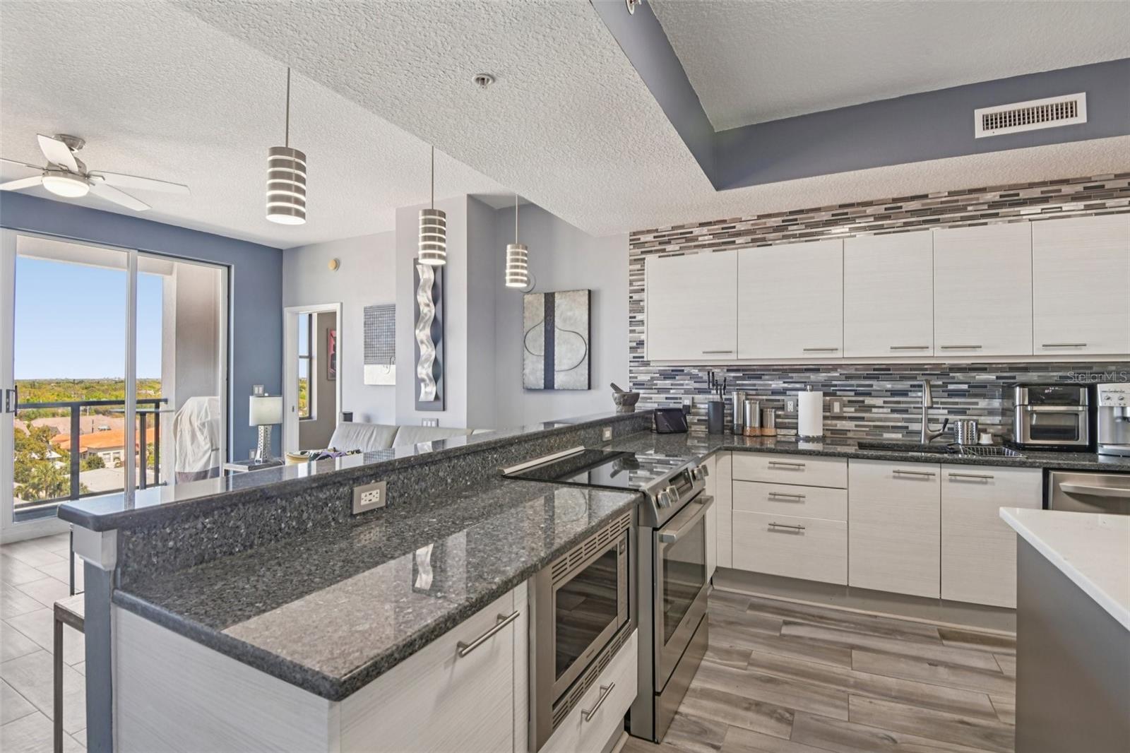 Image 5 of 44 For 226 5th Avenue N 801