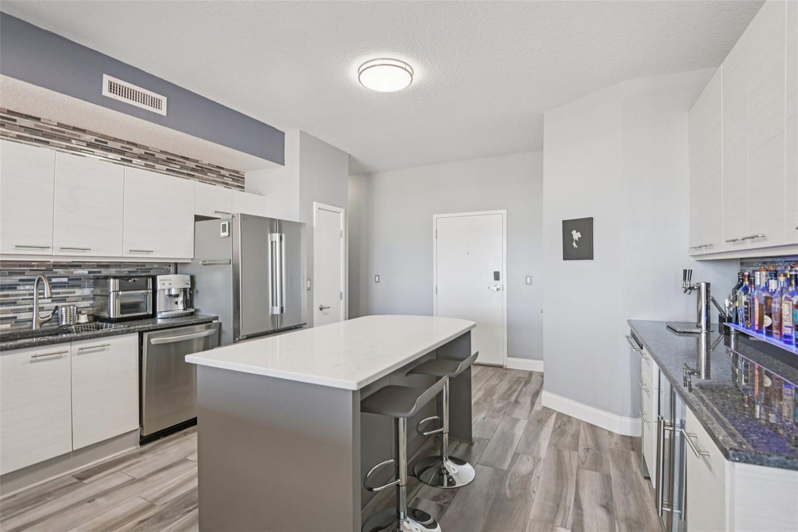 Image 6 of 44 For 226 5th Avenue N 801