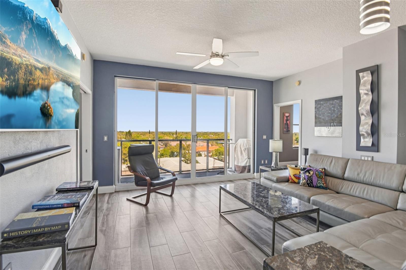 Image 9 of 44 For 226 5th Avenue N 801