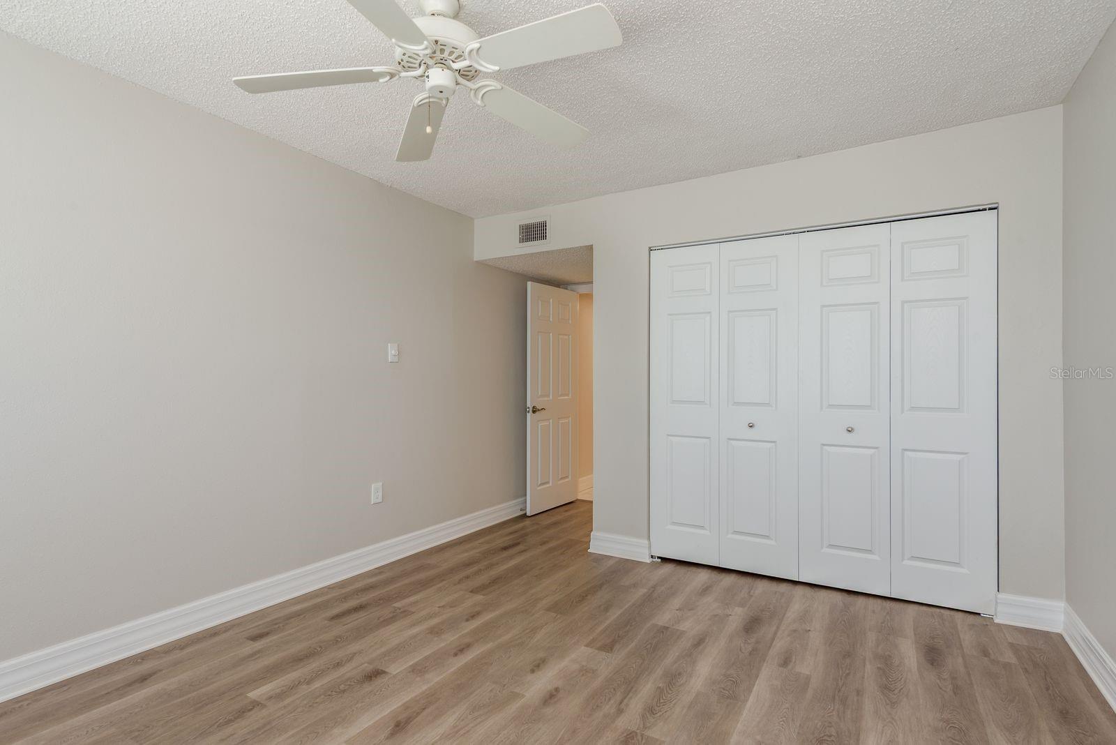 Image 23 of 41 For 8 Glencoe Place 104