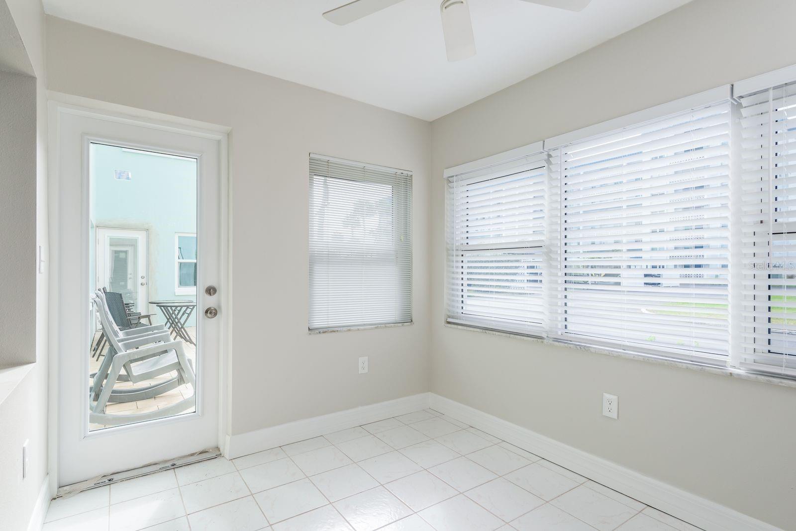 Image 25 of 41 For 8 Glencoe Place 104