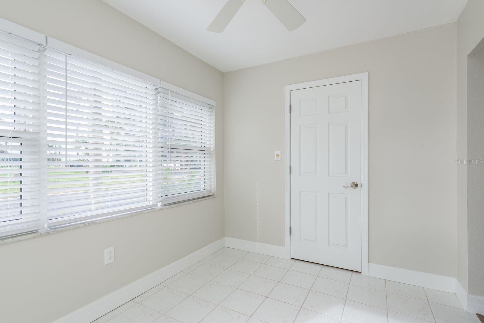 Image 26 of 41 For 8 Glencoe Place 104