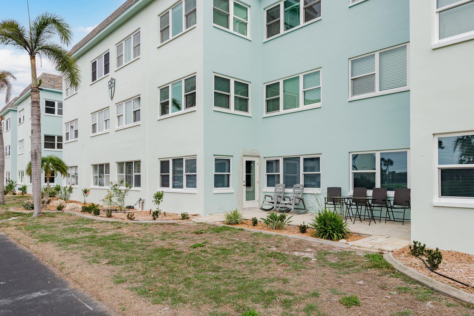 Image 30 of 41 For 8 Glencoe Place 104