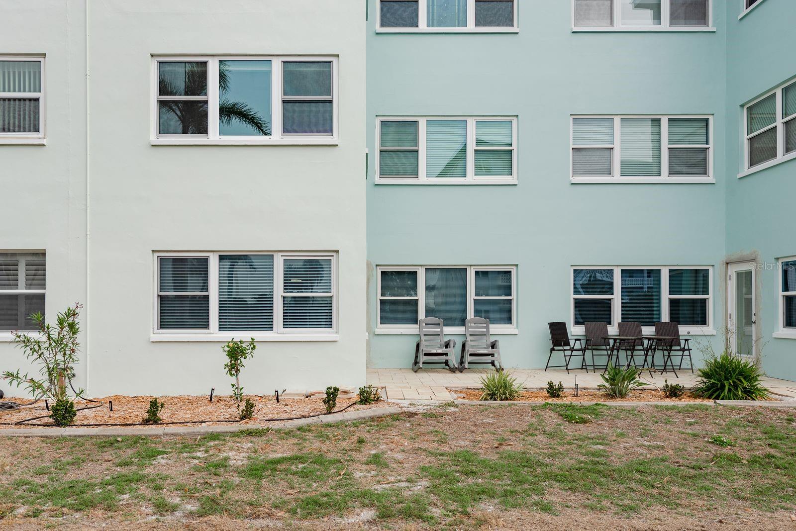 Image 31 of 41 For 8 Glencoe Place 104