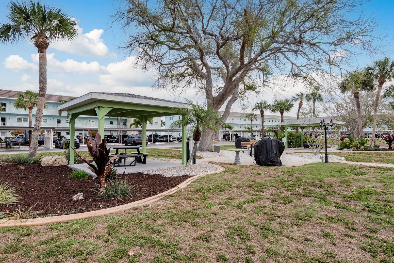 Image 33 of 41 For 8 Glencoe Place 104