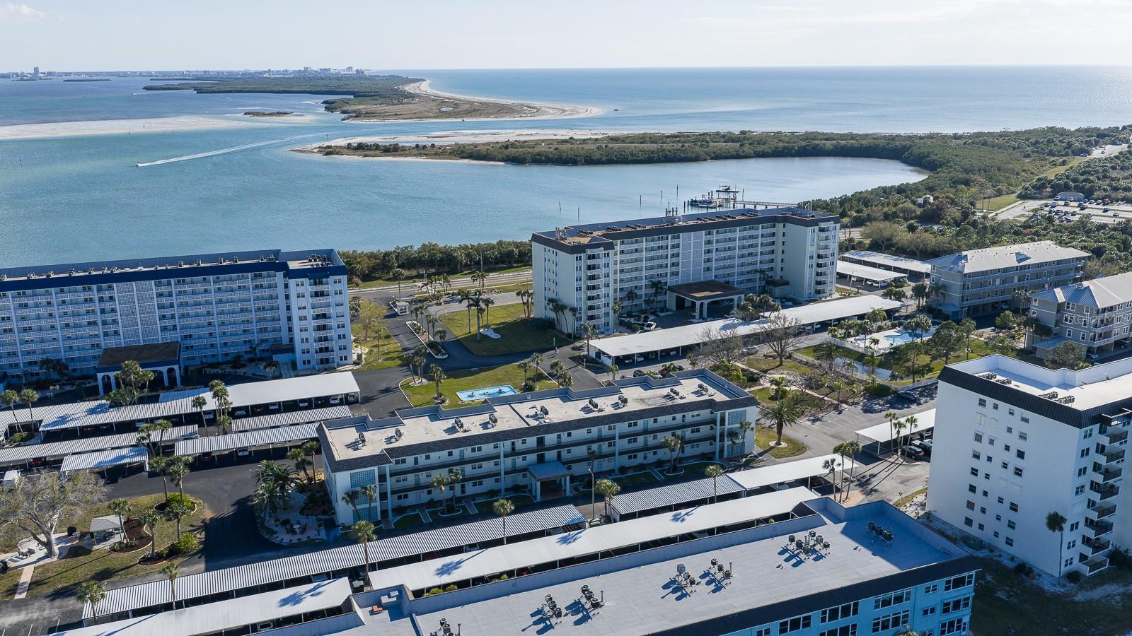 Image 35 of 41 For 8 Glencoe Place 104