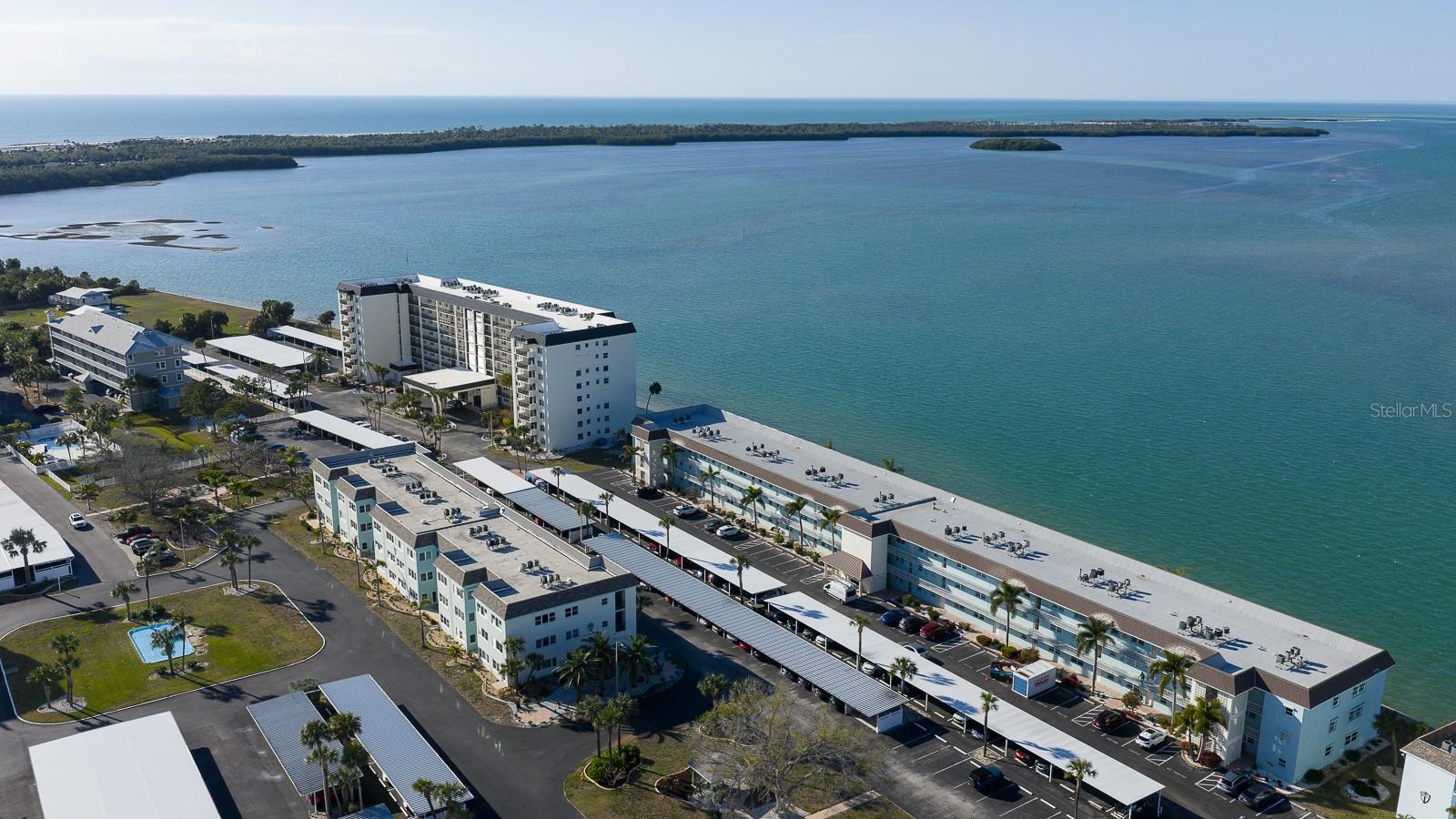 Image 38 of 41 For 8 Glencoe Place 104