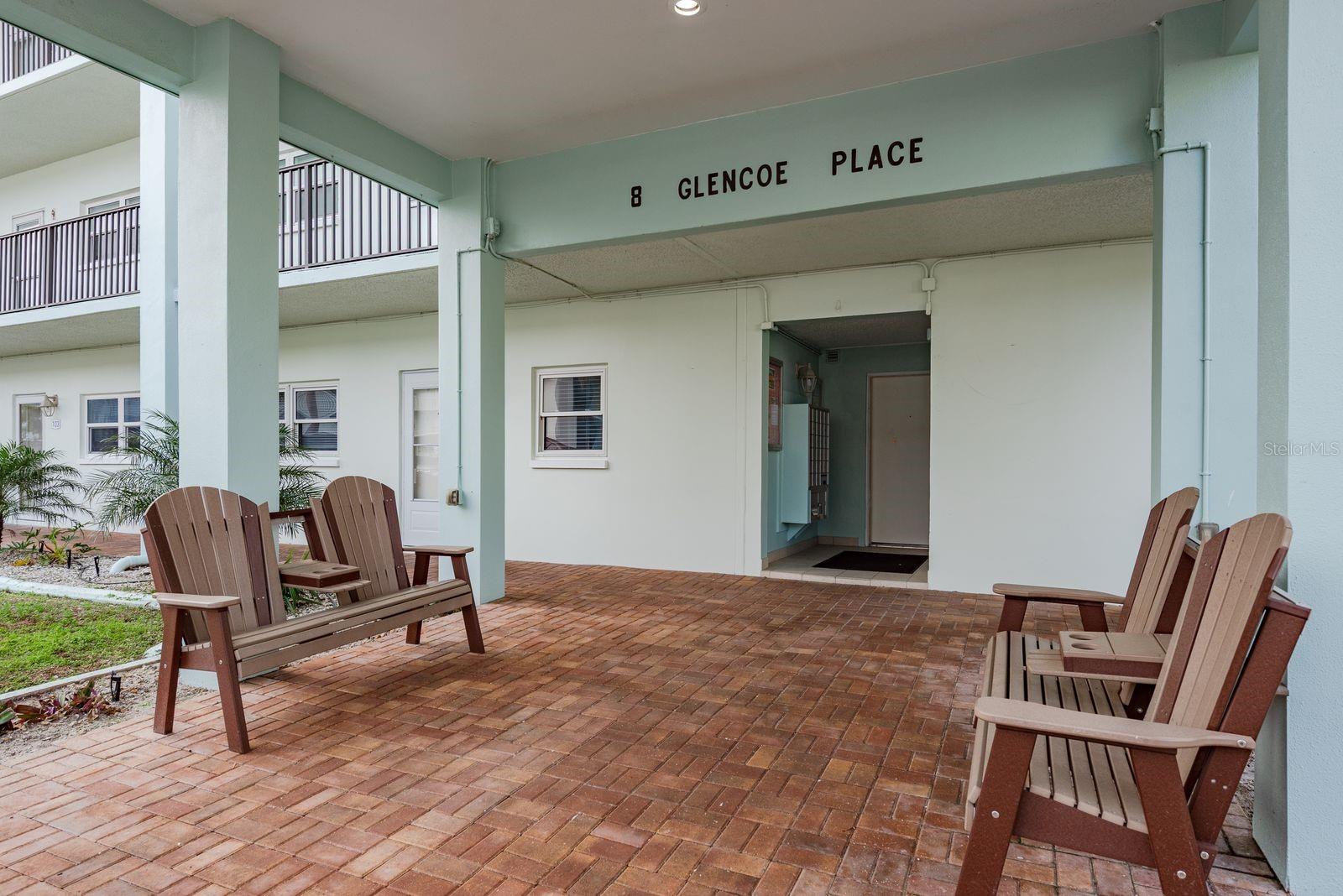 Image 7 of 41 For 8 Glencoe Place 104