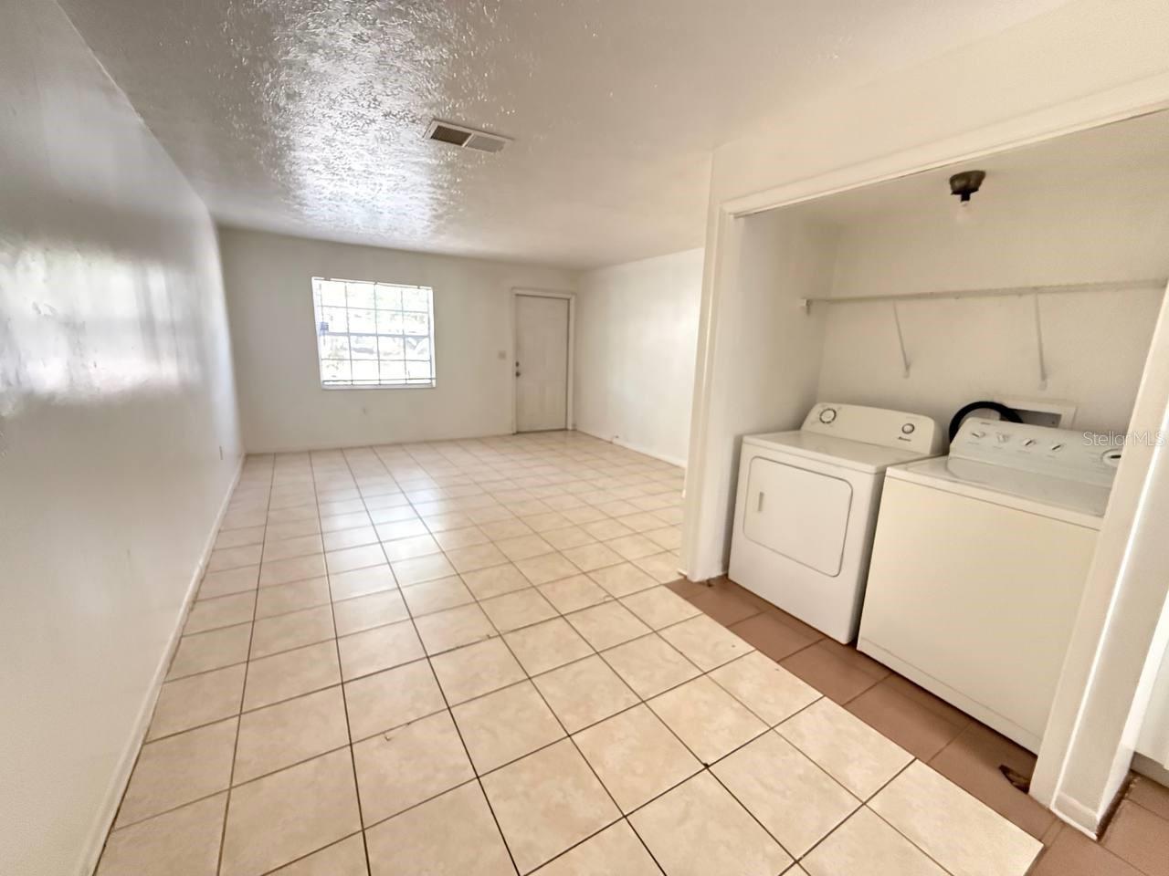 Image 4 of 9 For 8505 Tampa Street B