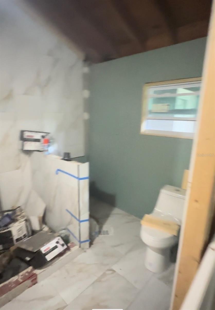 Image 10 of 17 For 35929 Valleybrook Avenue