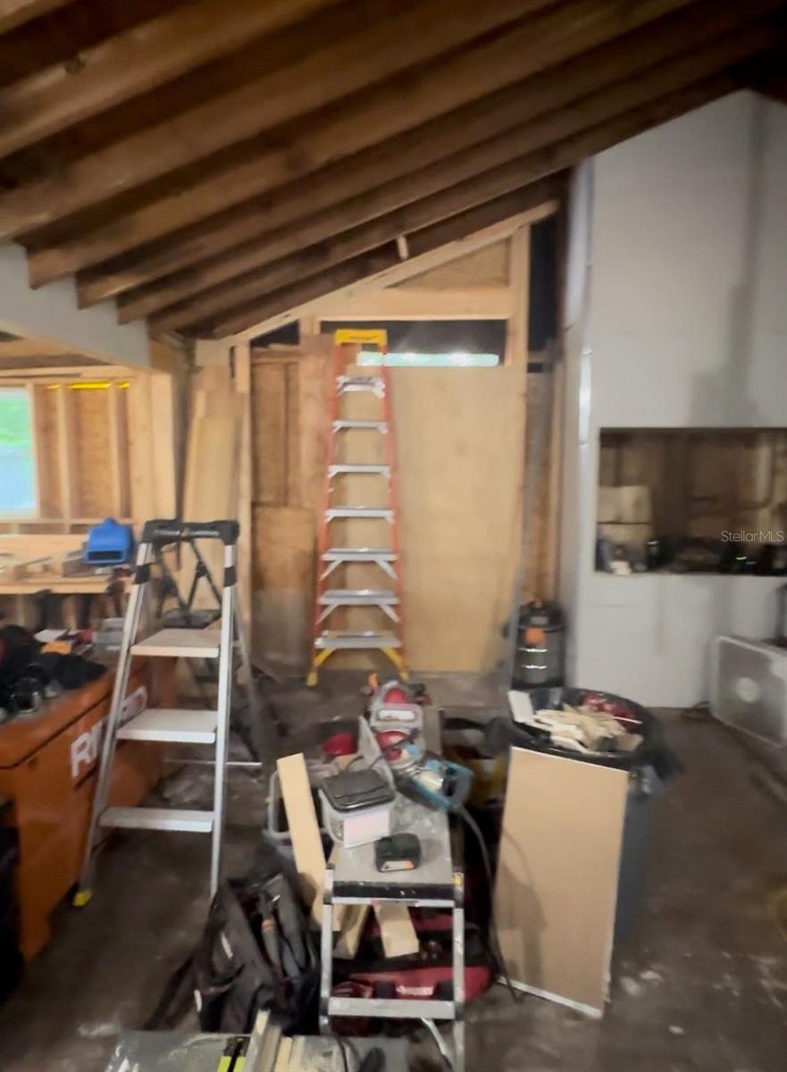 Image 6 of 17 For 35929 Valleybrook Avenue