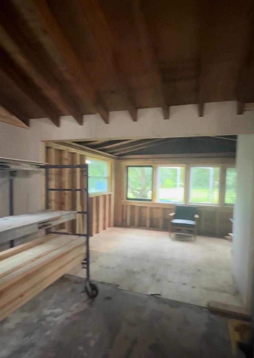 Image 7 of 17 For 35929 Valleybrook Avenue