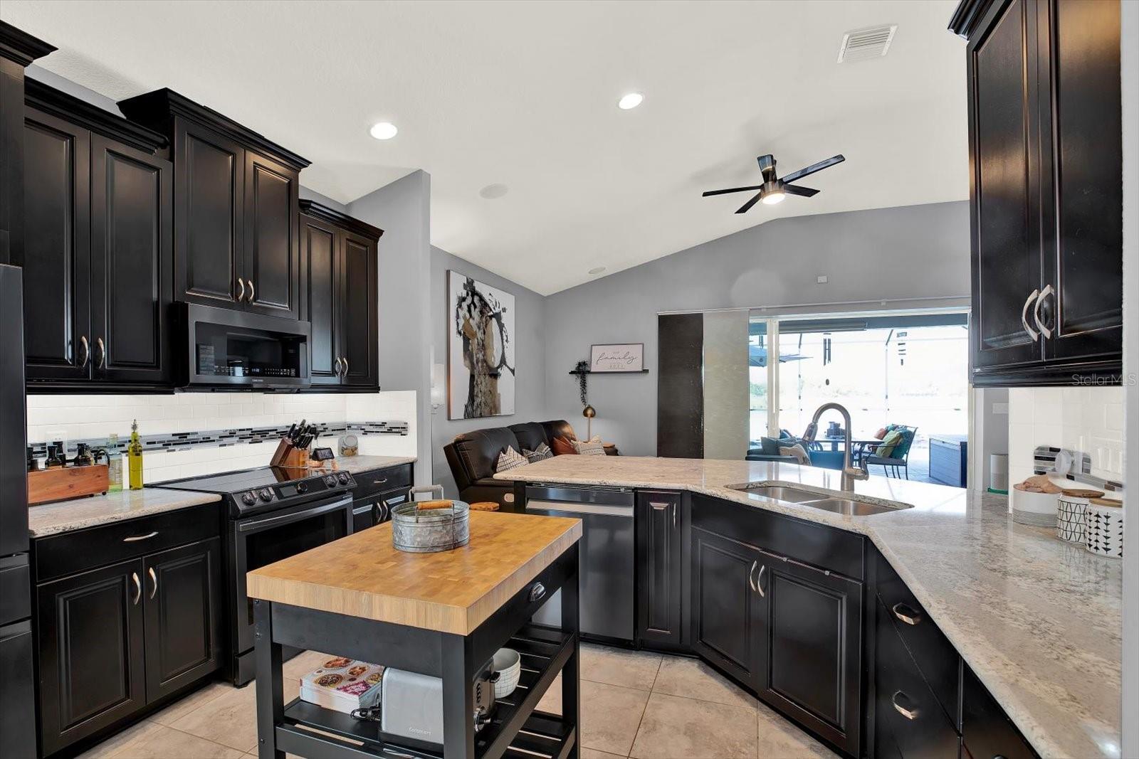 Image 14 of 61 For 7217 Blue Beech Drive