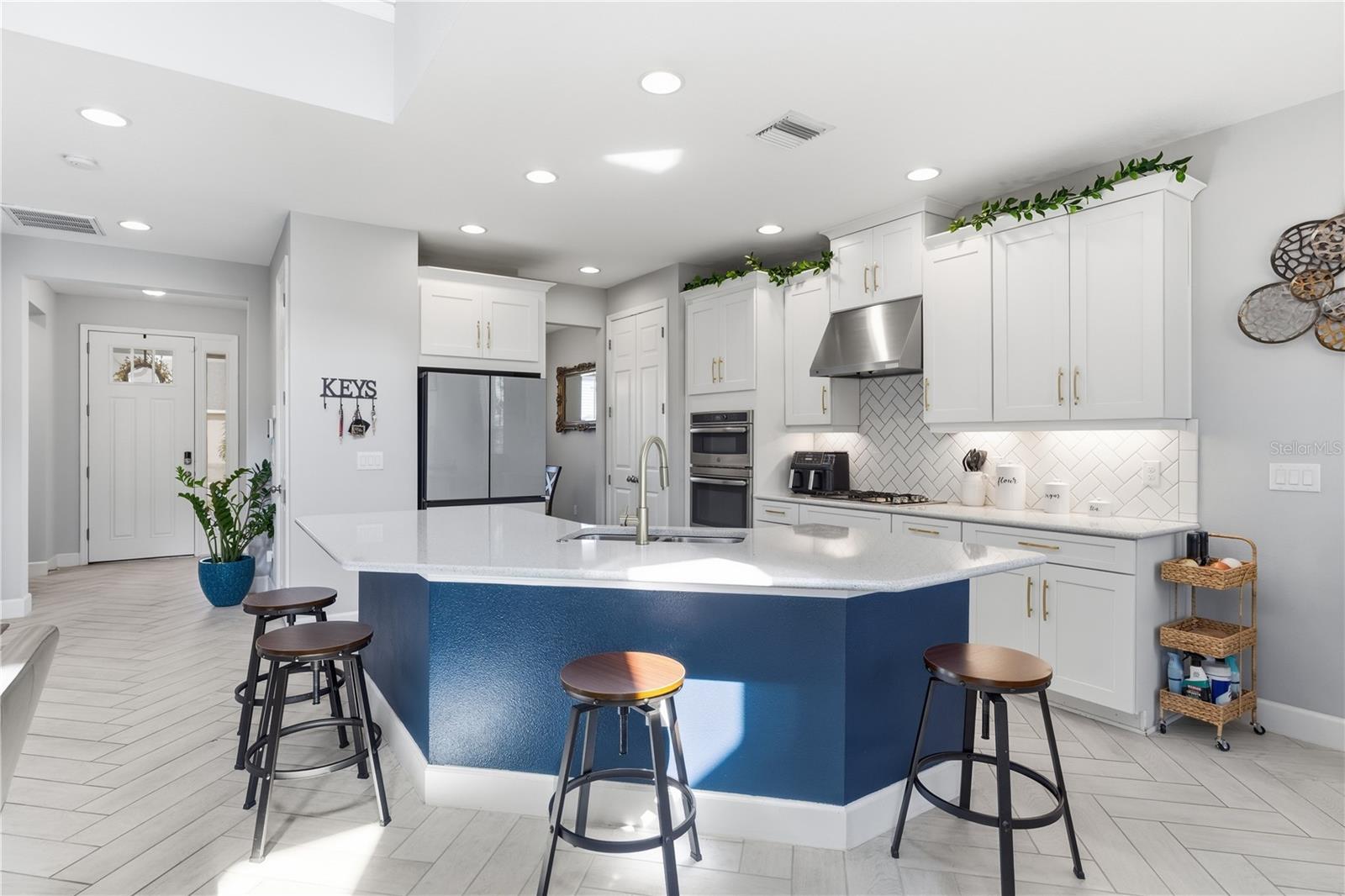 Image 7 of 44 For 4939 Los Robles Court