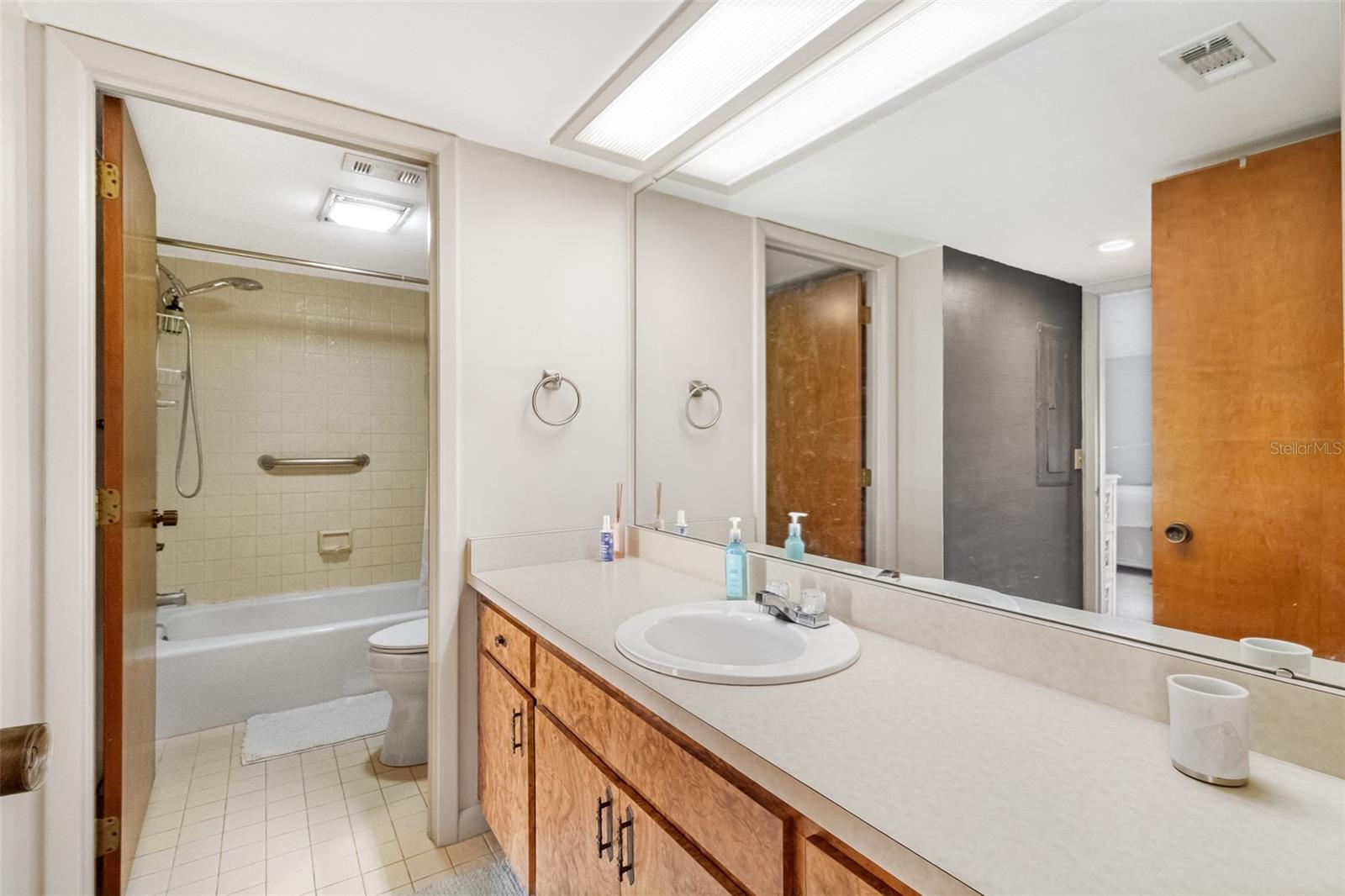 Image 15 of 25 For 29300 Bay Hollow Drive 3250