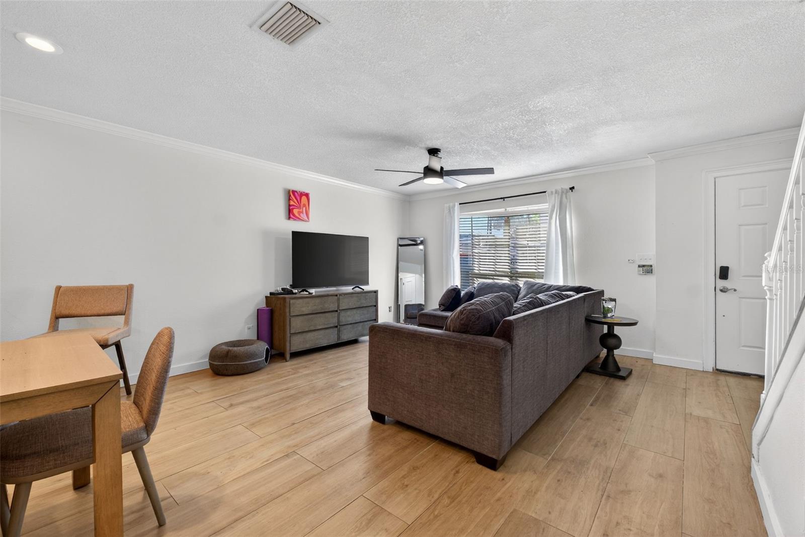 Image 12 of 47 For 218 Tampania Avenue