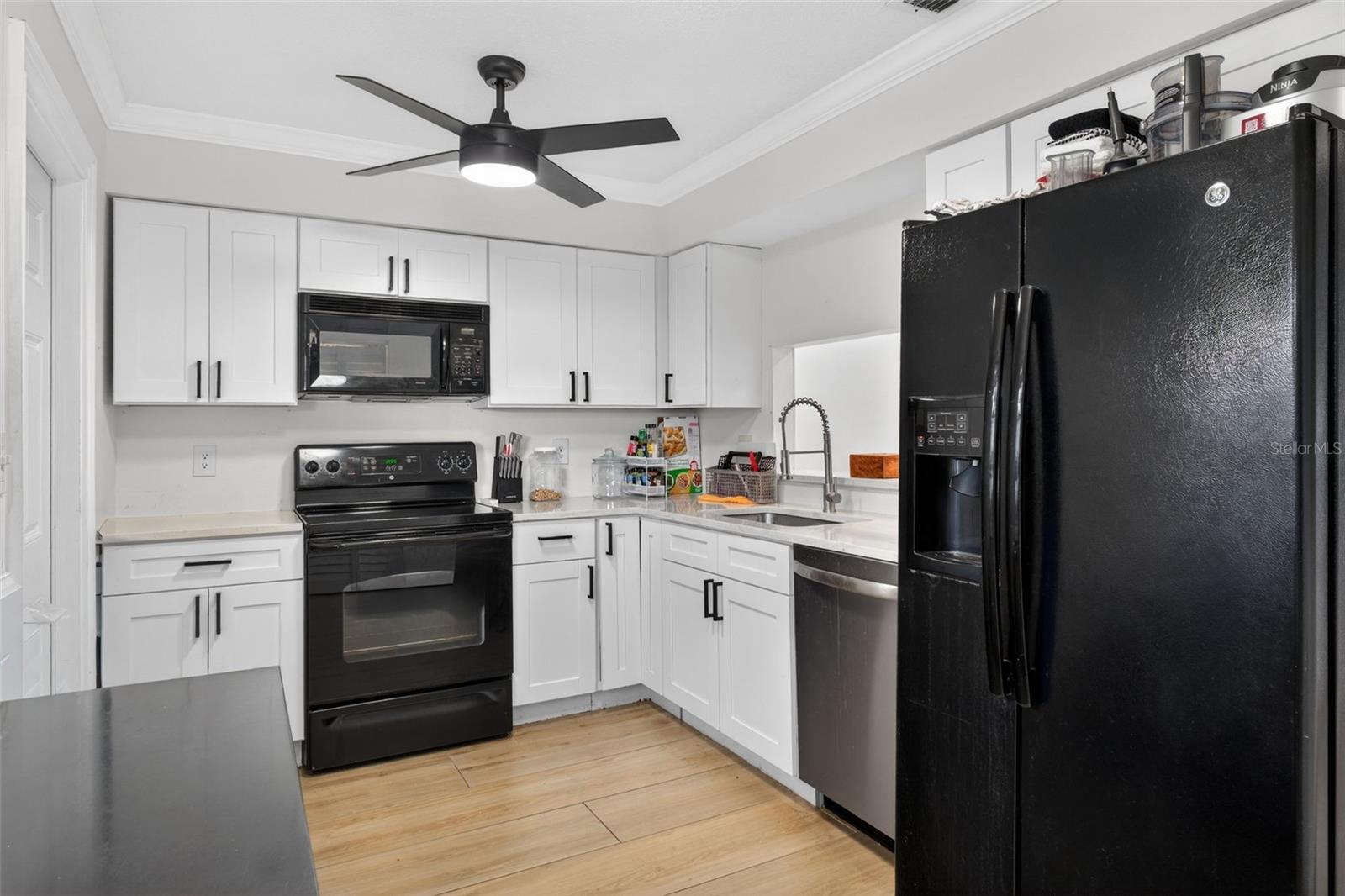 Image 14 of 47 For 218 Tampania Avenue