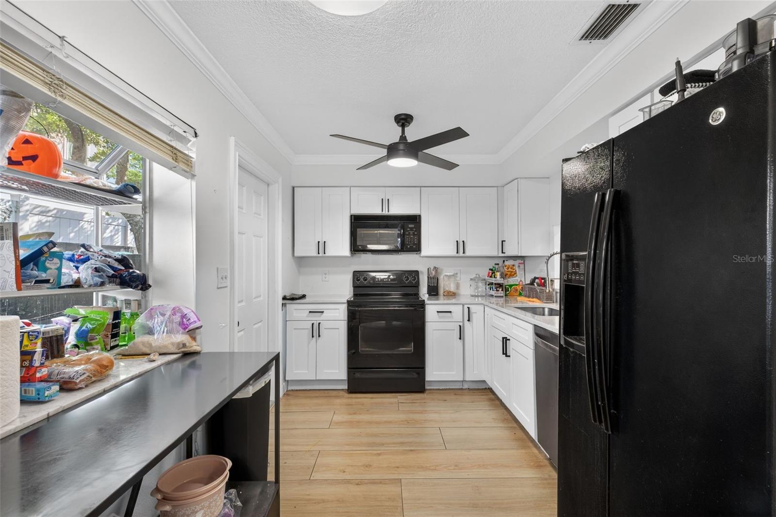 Image 15 of 47 For 218 Tampania Avenue