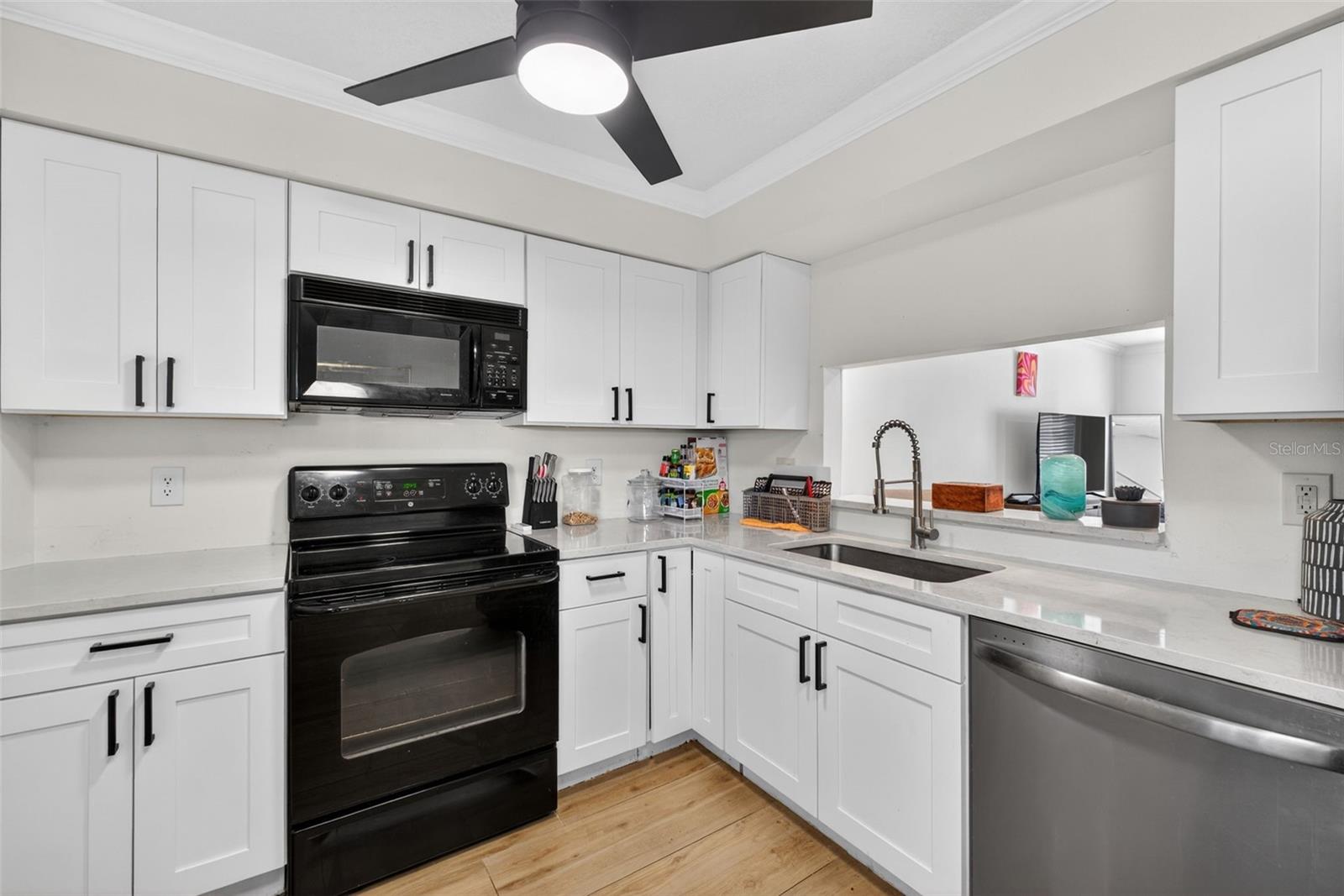 Image 16 of 47 For 218 Tampania Avenue