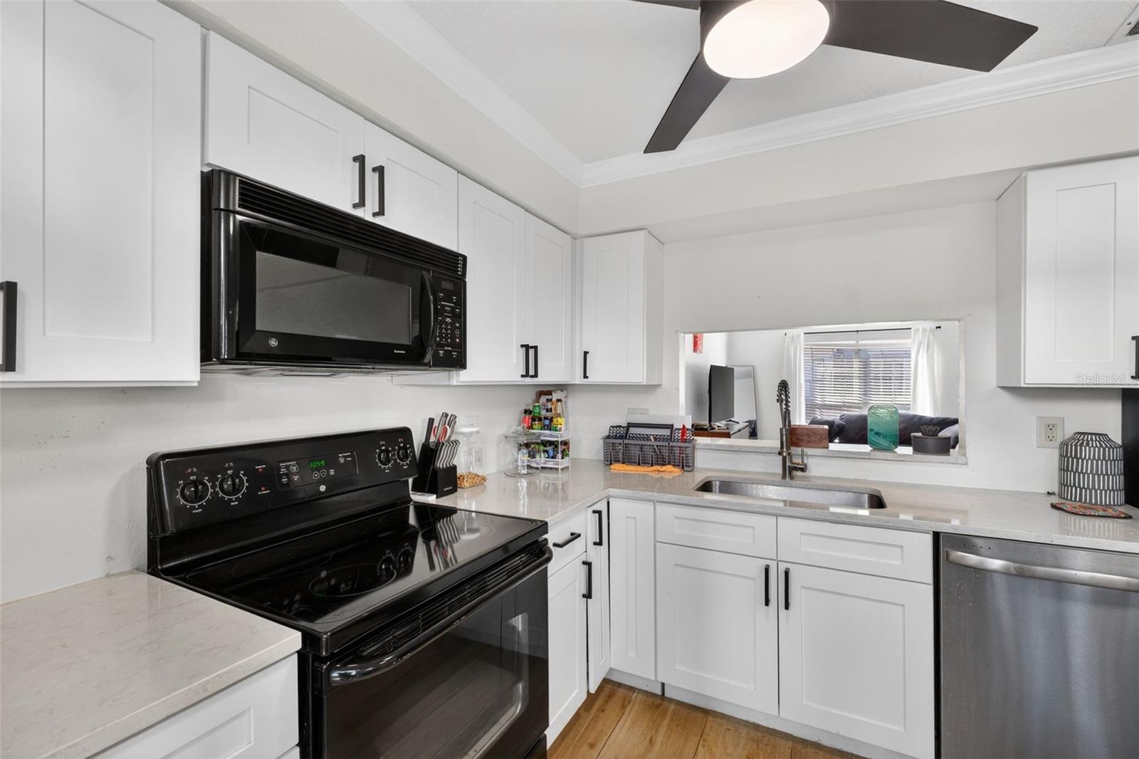 Image 17 of 47 For 218 Tampania Avenue