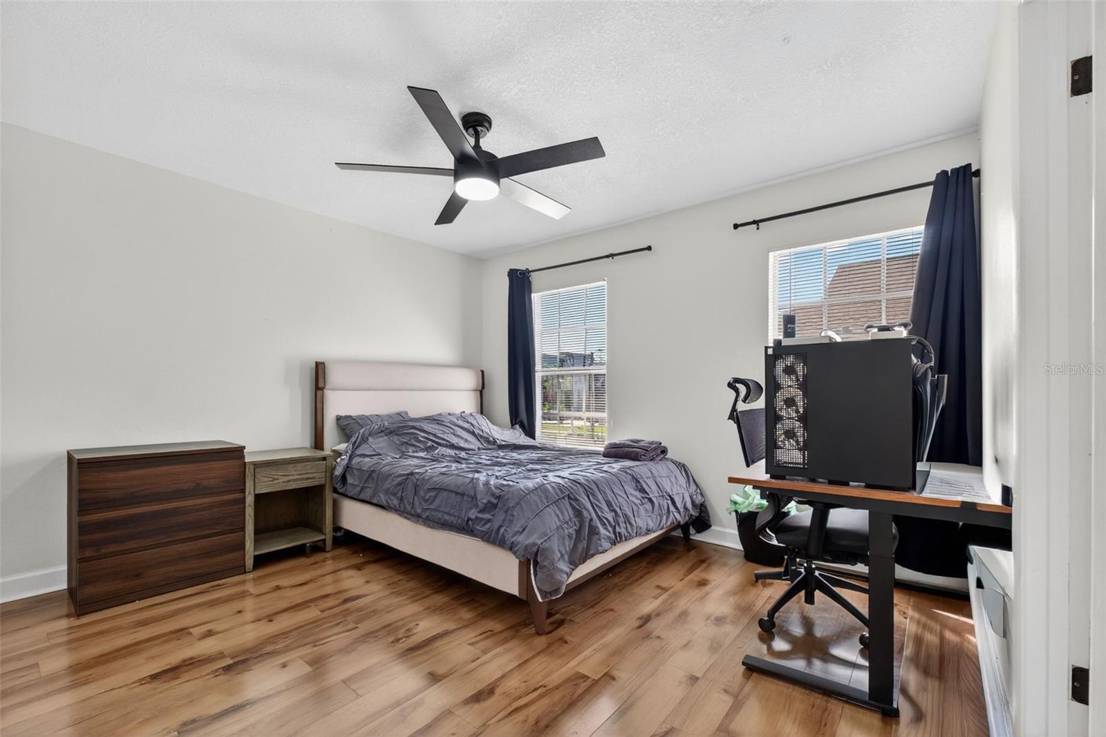 Image 25 of 47 For 218 Tampania Avenue