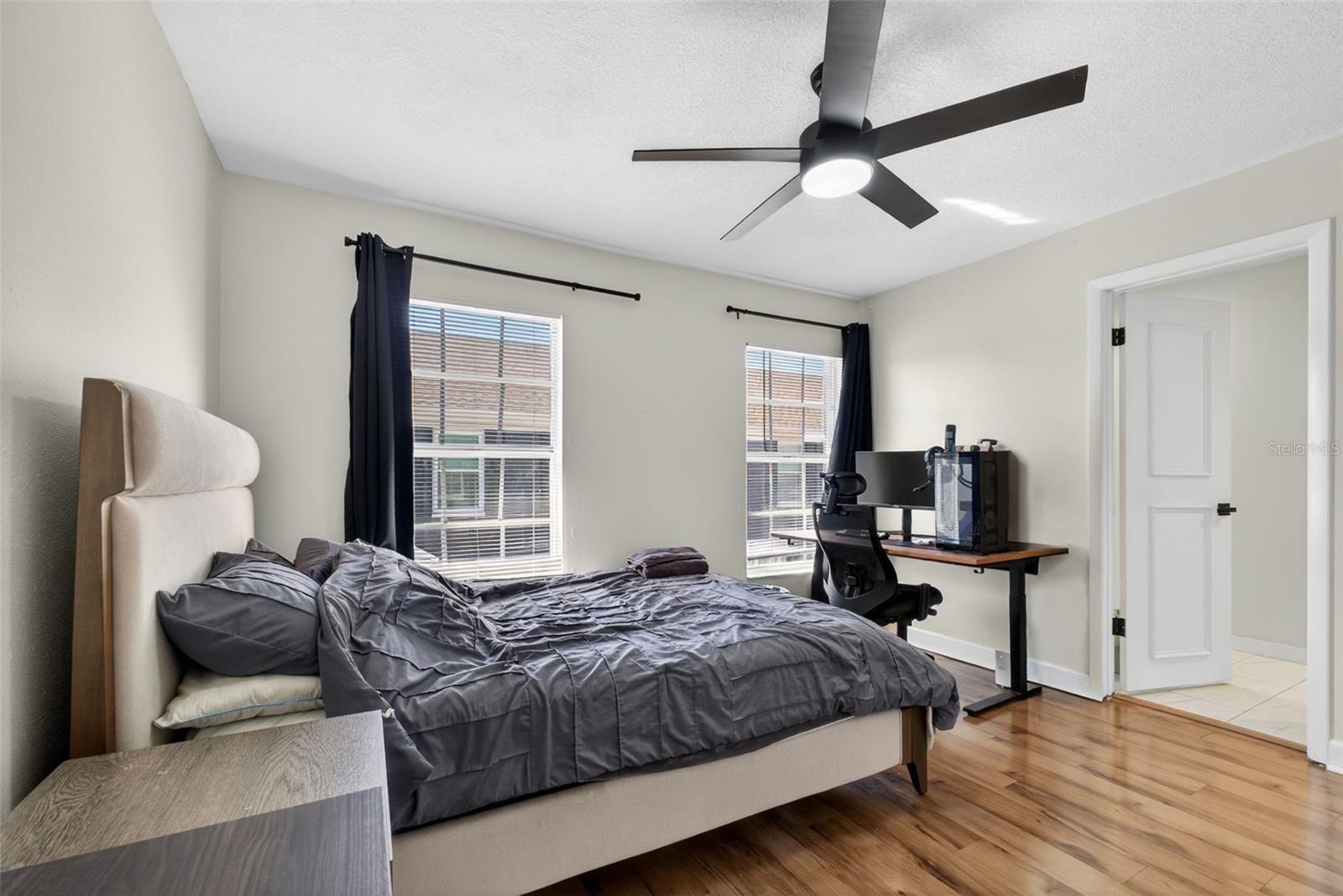 Image 26 of 47 For 218 Tampania Avenue