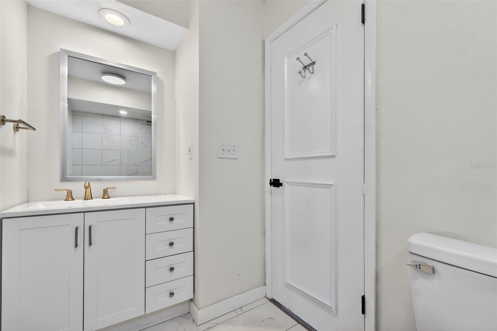 Image 30 of 47 For 218 Tampania Avenue