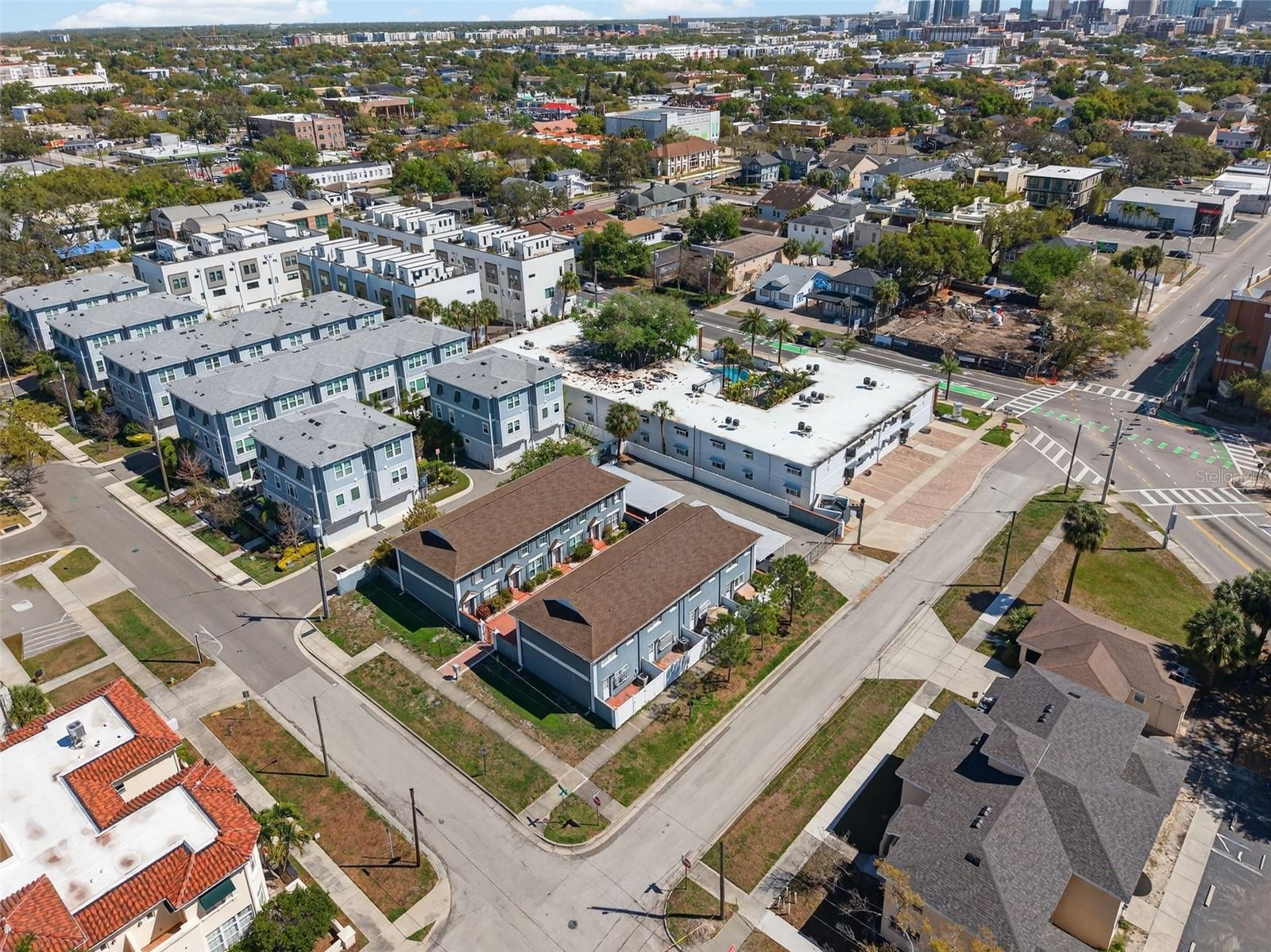 Image 35 of 47 For 218 Tampania Avenue