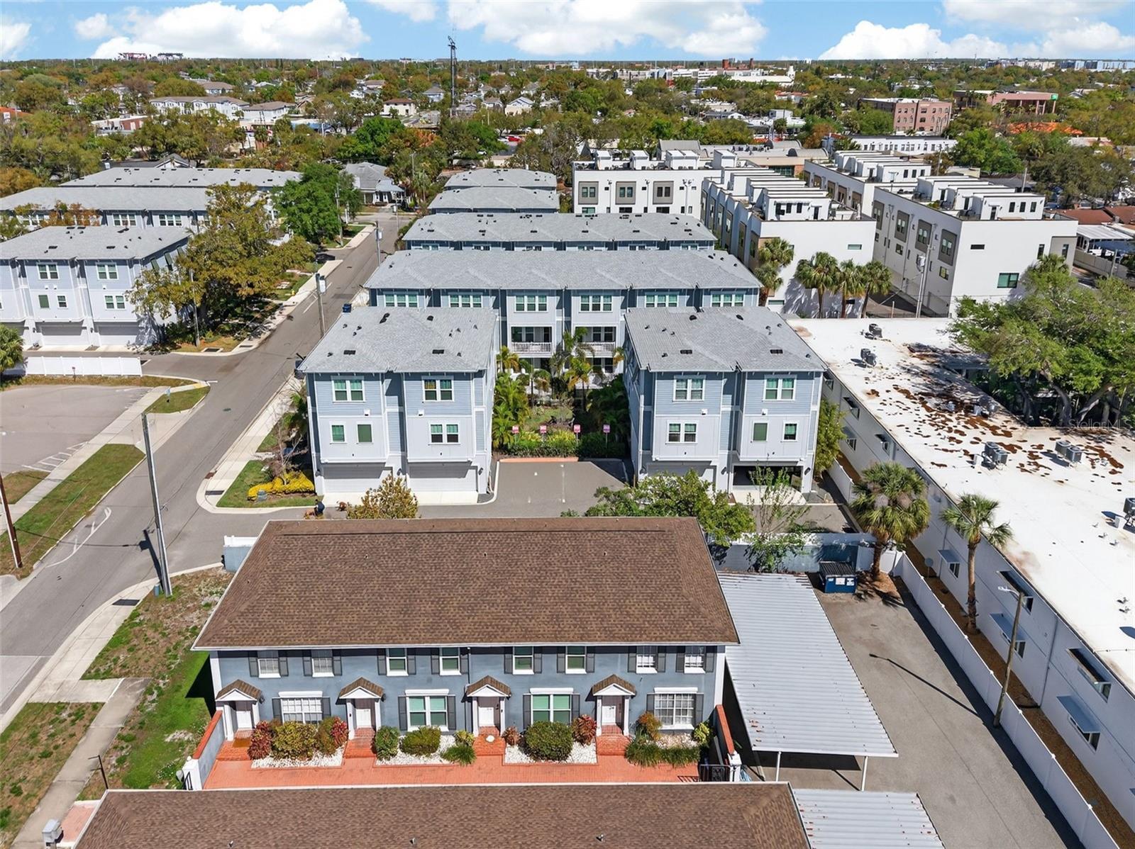 Image 42 of 47 For 218 Tampania Avenue