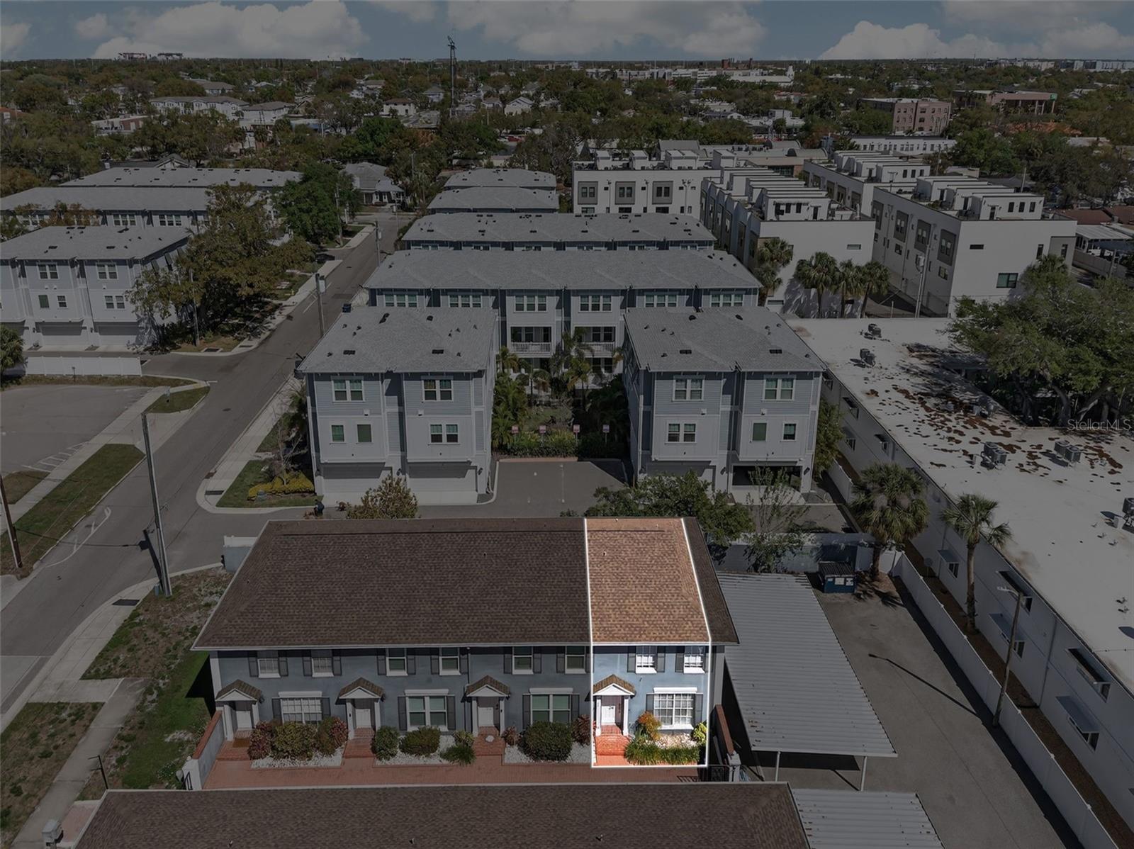 Image 43 of 47 For 218 Tampania Avenue