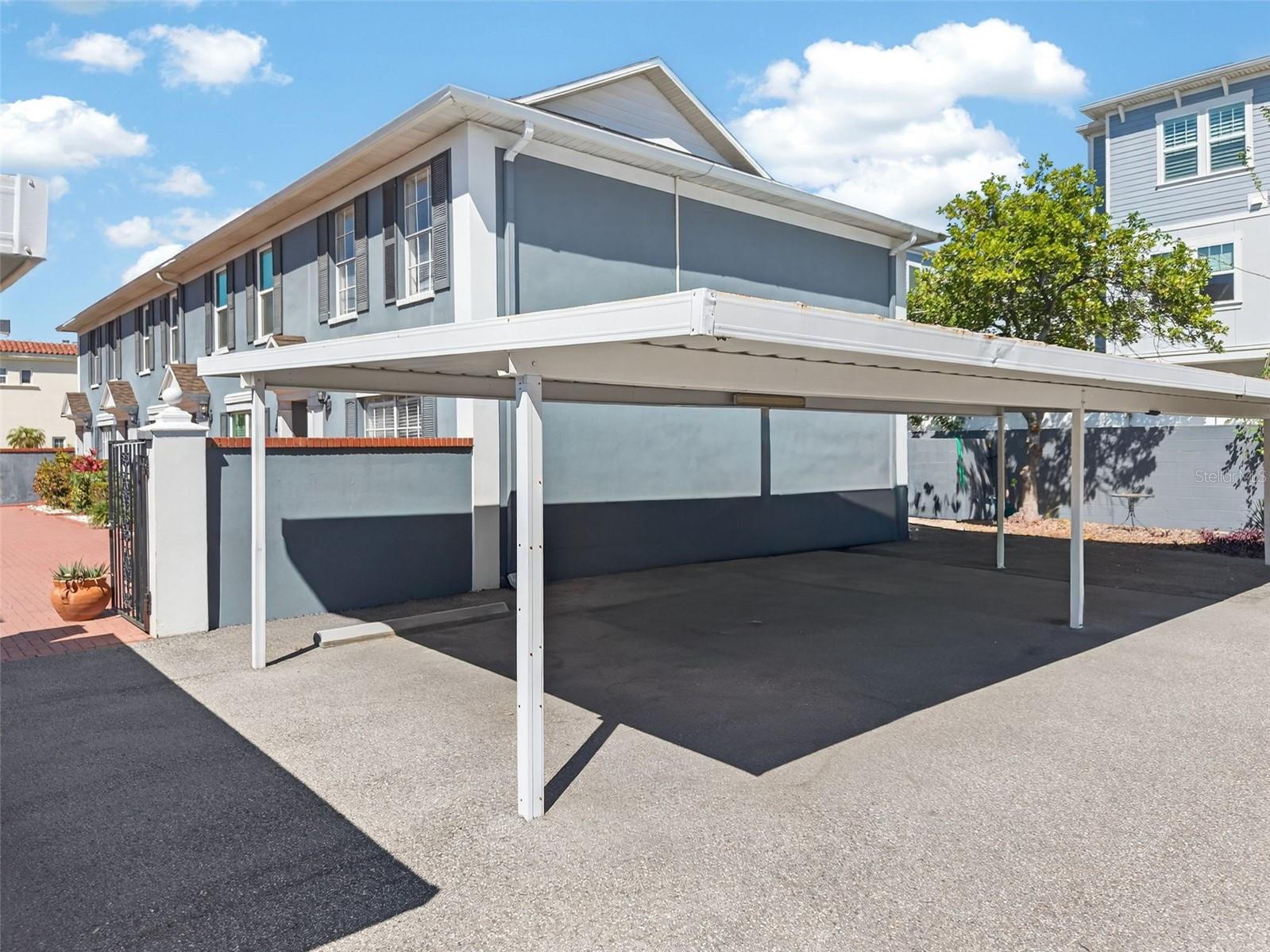 Image 6 of 47 For 218 Tampania Avenue