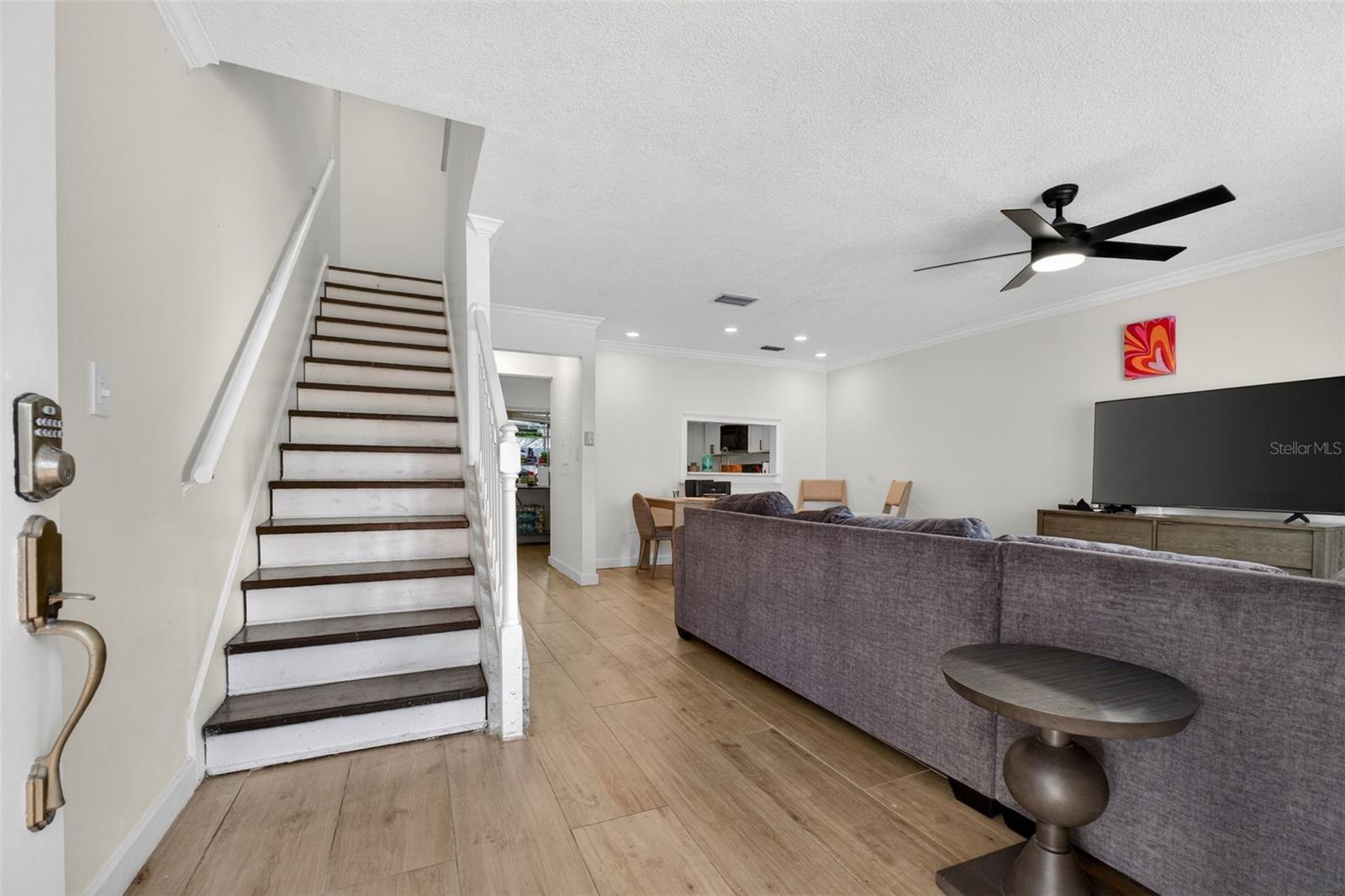 Image 8 of 47 For 218 Tampania Avenue