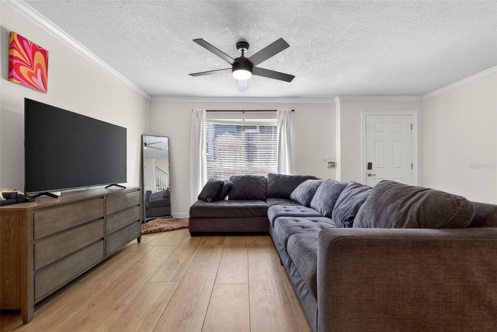 Image 9 of 47 For 218 Tampania Avenue