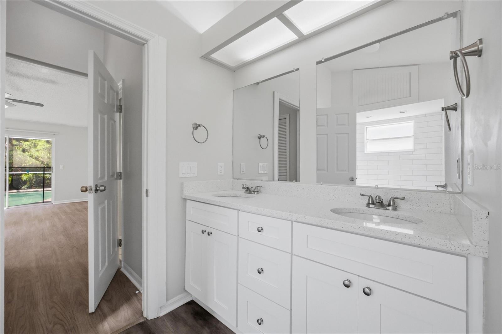 Image 16 of 33 For 812 Crestridge Drive