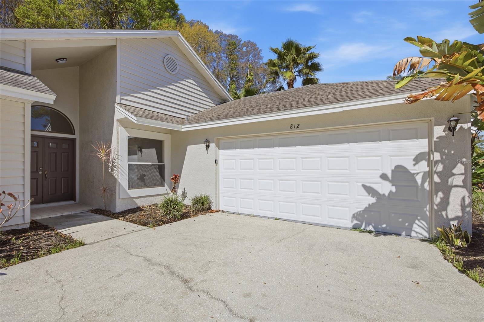 Image 2 of 33 For 812 Crestridge Drive