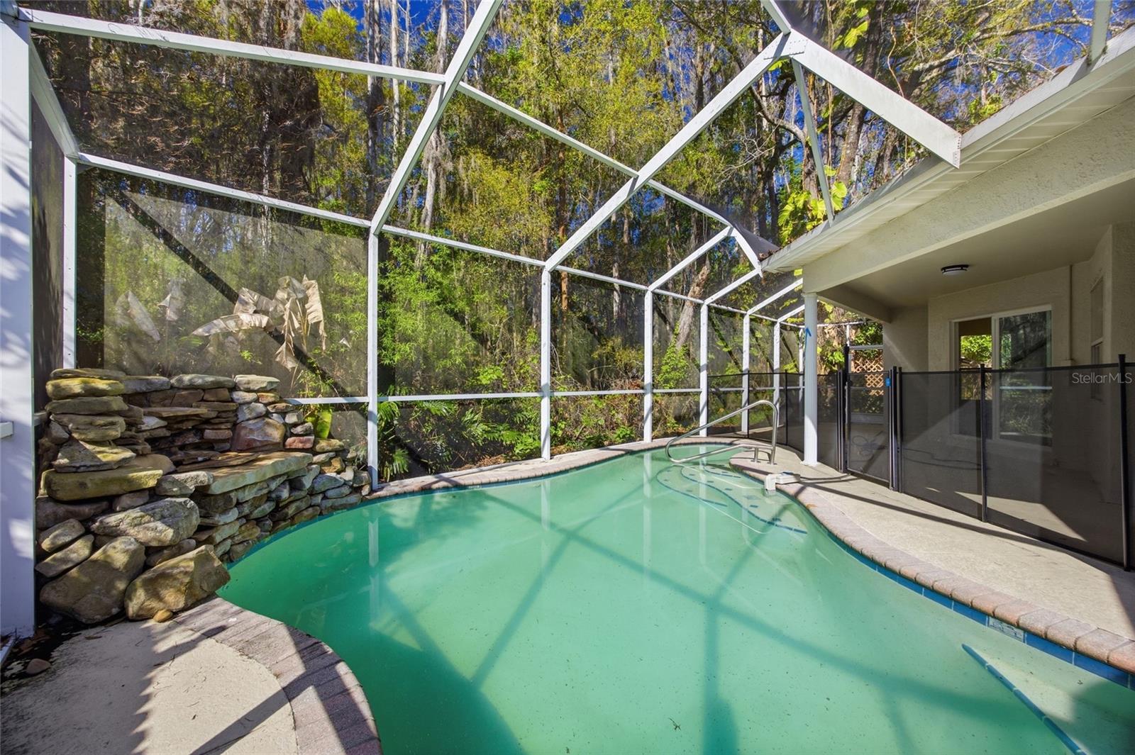 Image 26 of 33 For 812 Crestridge Drive