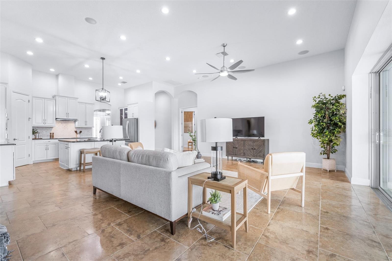 Image 22 of 91 For 32545 Silvercreek Way