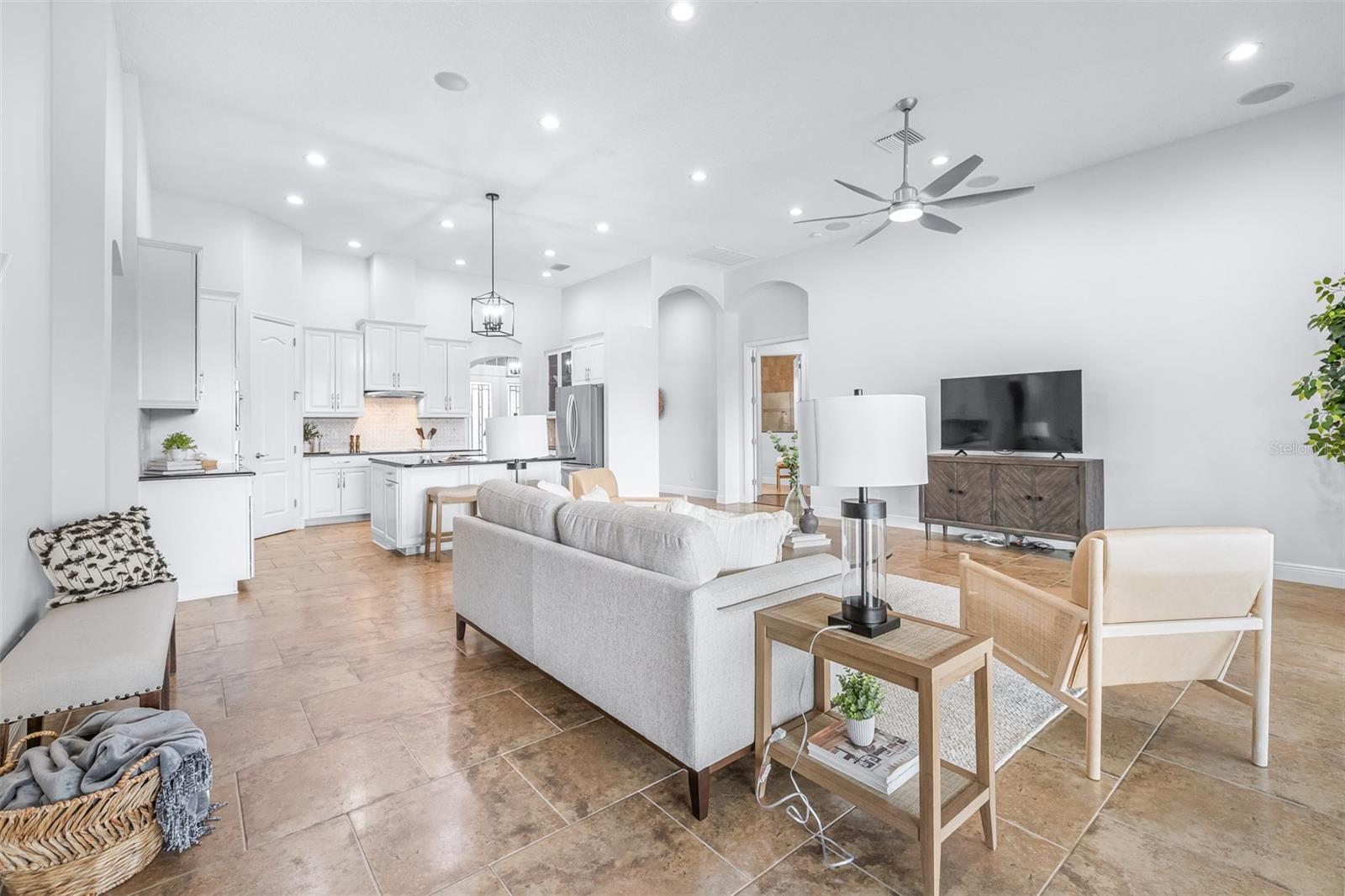 Image 23 of 91 For 32545 Silvercreek Way