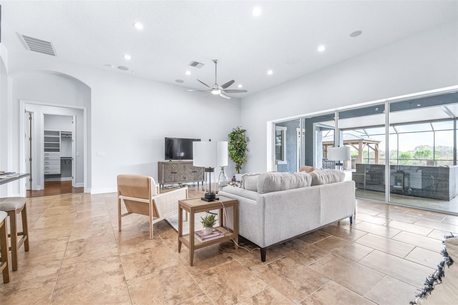 Image 24 of 91 For 32545 Silvercreek Way